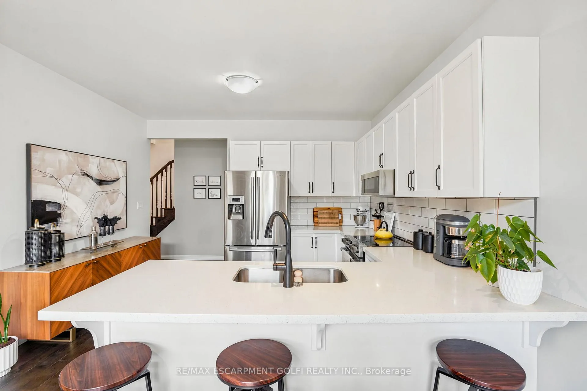 Photo 11 of 49 Narbonne Crescent, Hamilton, Stoney Creek Mountain — HOMEH