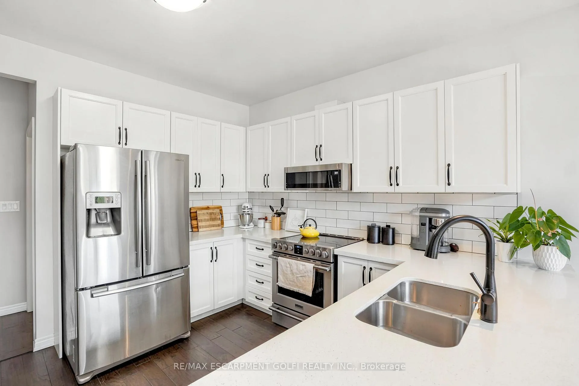 Photo 12 of 49 Narbonne Crescent, Hamilton, Stoney Creek Mountain — HOMEH
