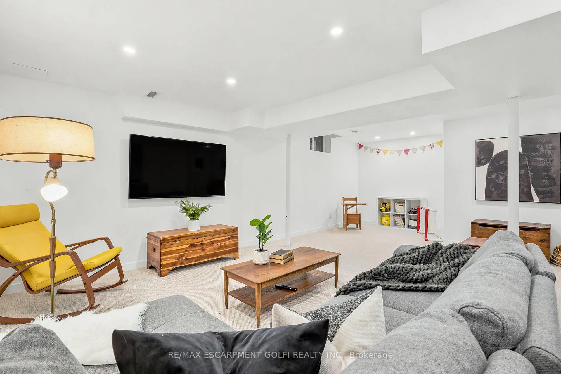 Photo 27 of 49 Narbonne Crescent, Hamilton, Stoney Creek Mountain — HOMEH