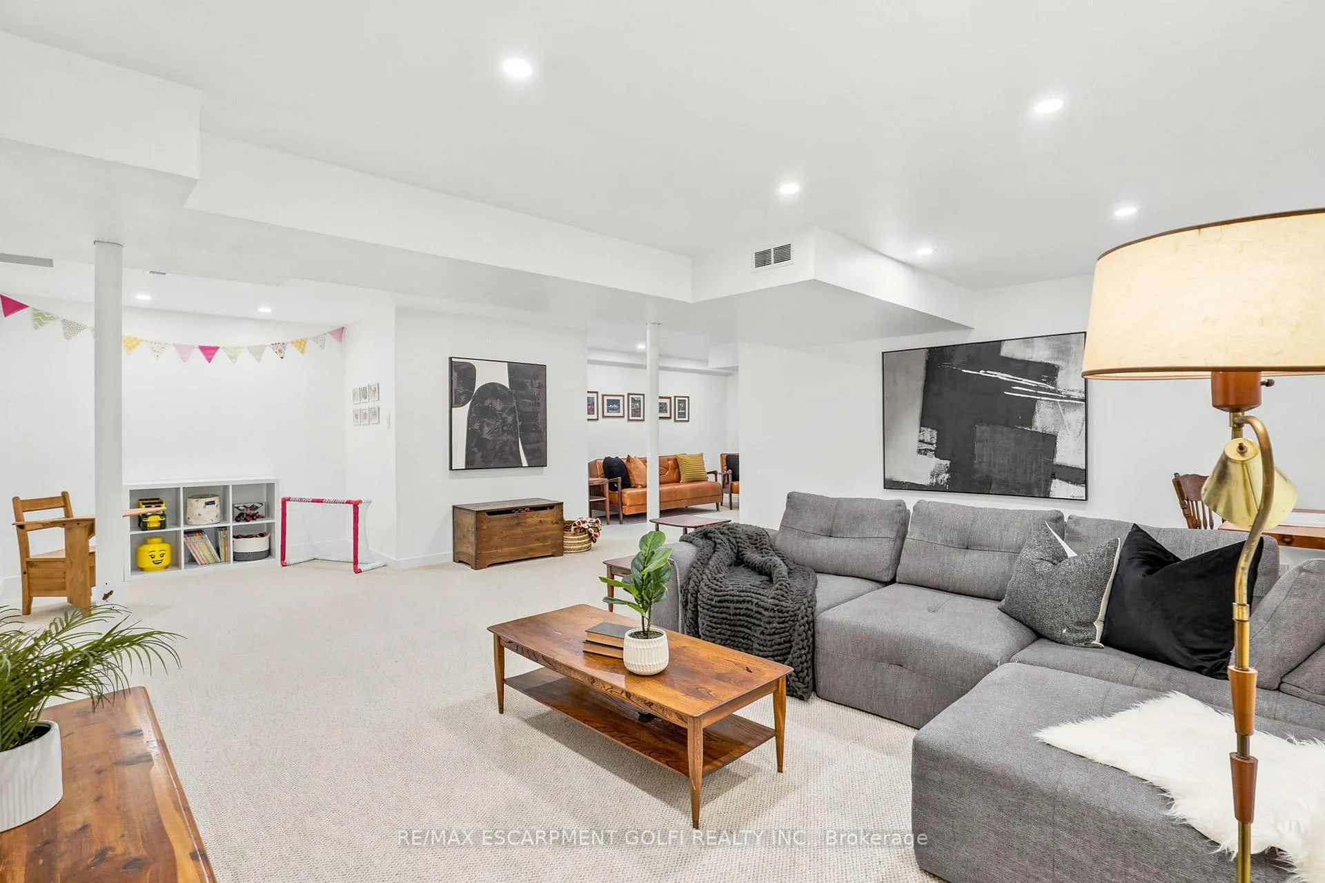 Photo 28 of 49 Narbonne Crescent, Hamilton, Stoney Creek Mountain — HOMEH