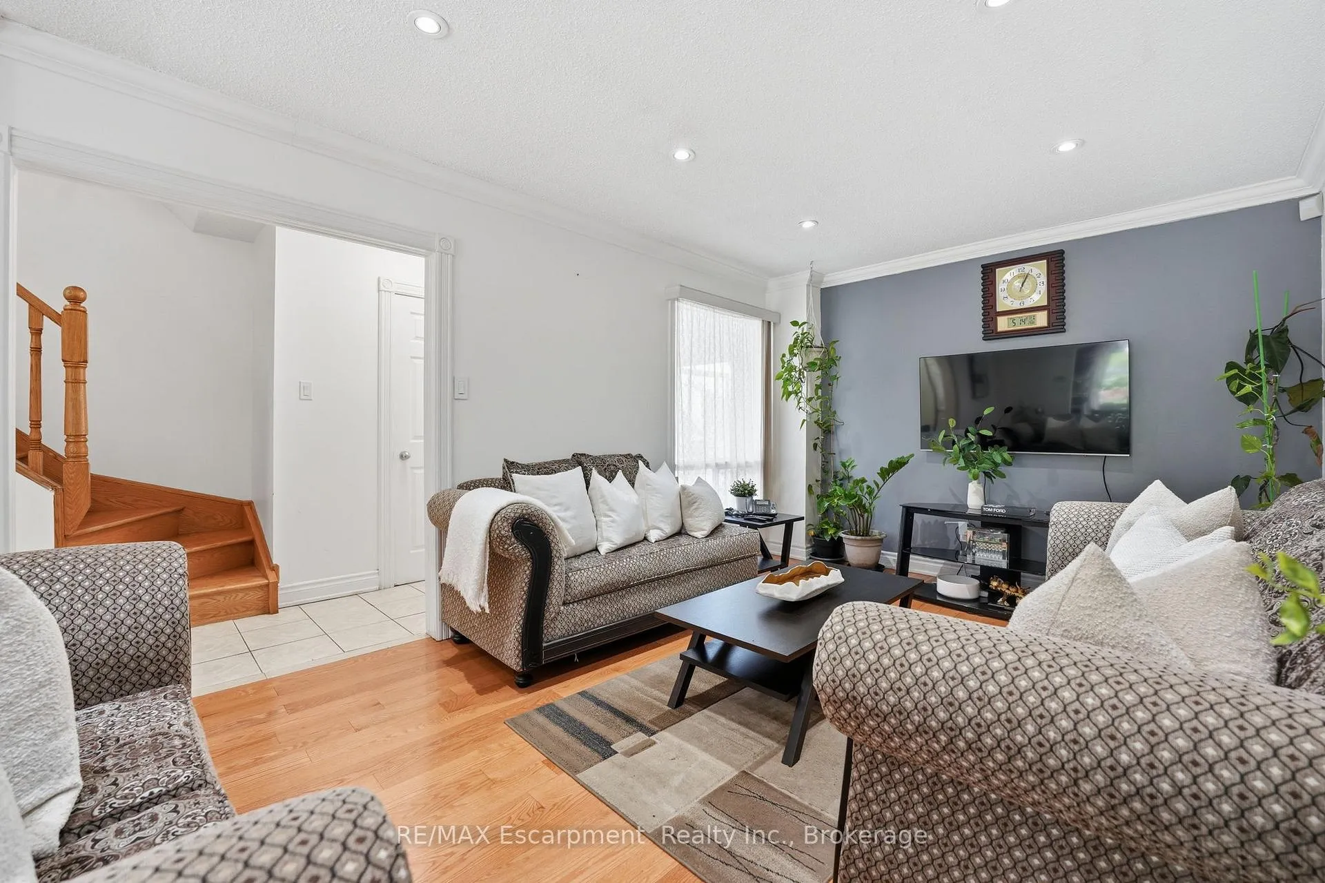 Photo 3 of 39 Riviera Drive, Vaughan, Glen Shields — HOMEH