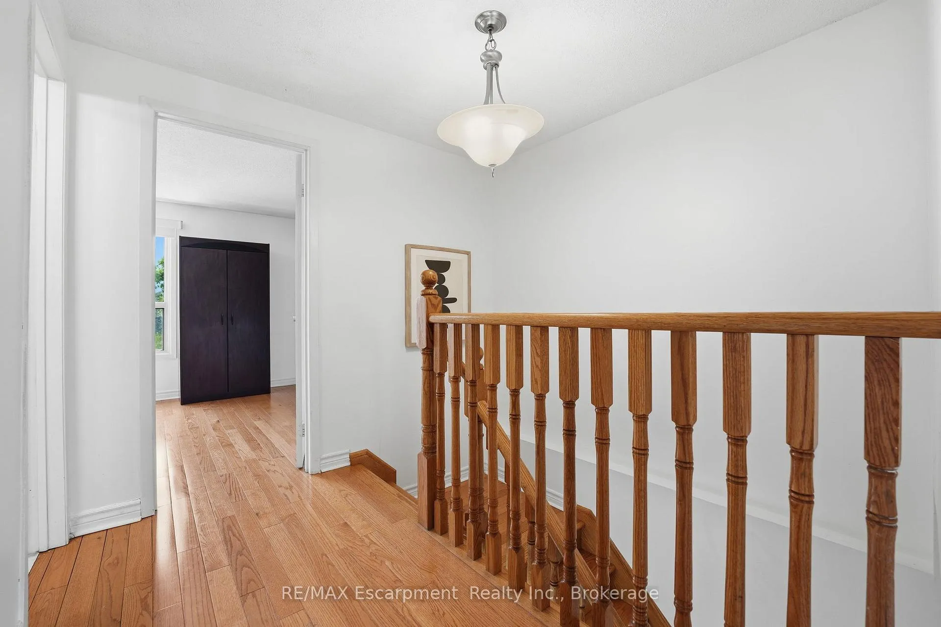 Photo 8 of 39 Riviera Drive, Vaughan, Glen Shields — HOMEH