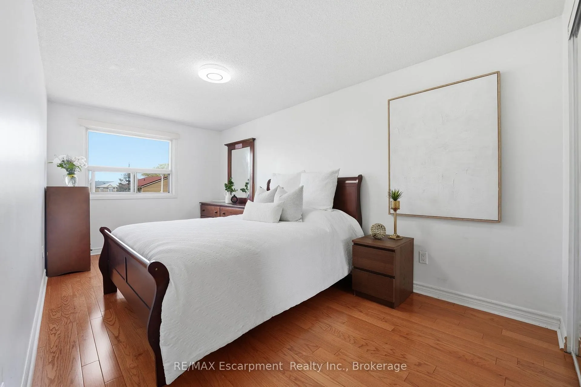 Photo 11 of 39 Riviera Drive, Vaughan, Glen Shields — HOMEH