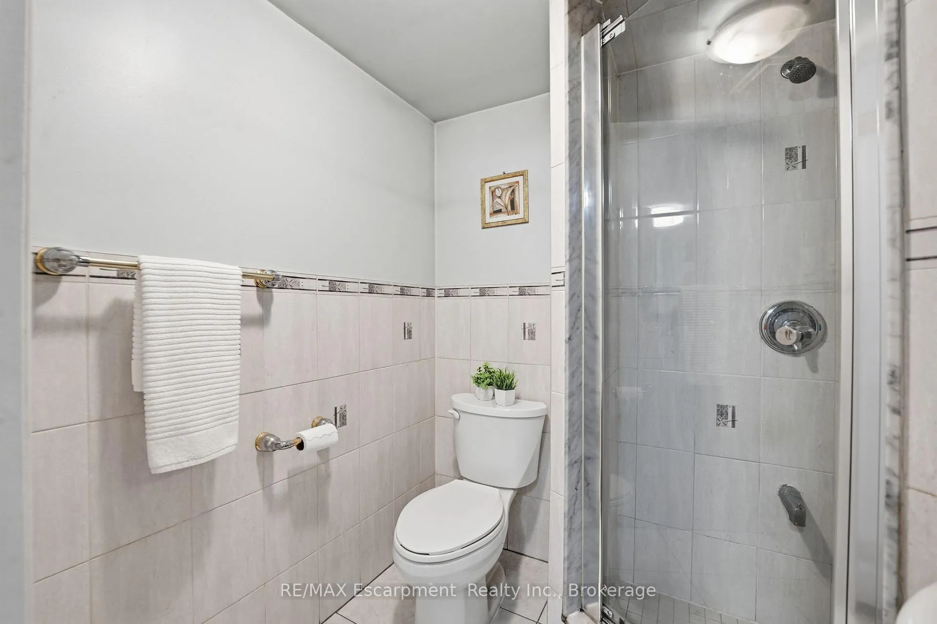 Photo 17 of 39 Riviera Drive, Vaughan, Glen Shields — HOMEH