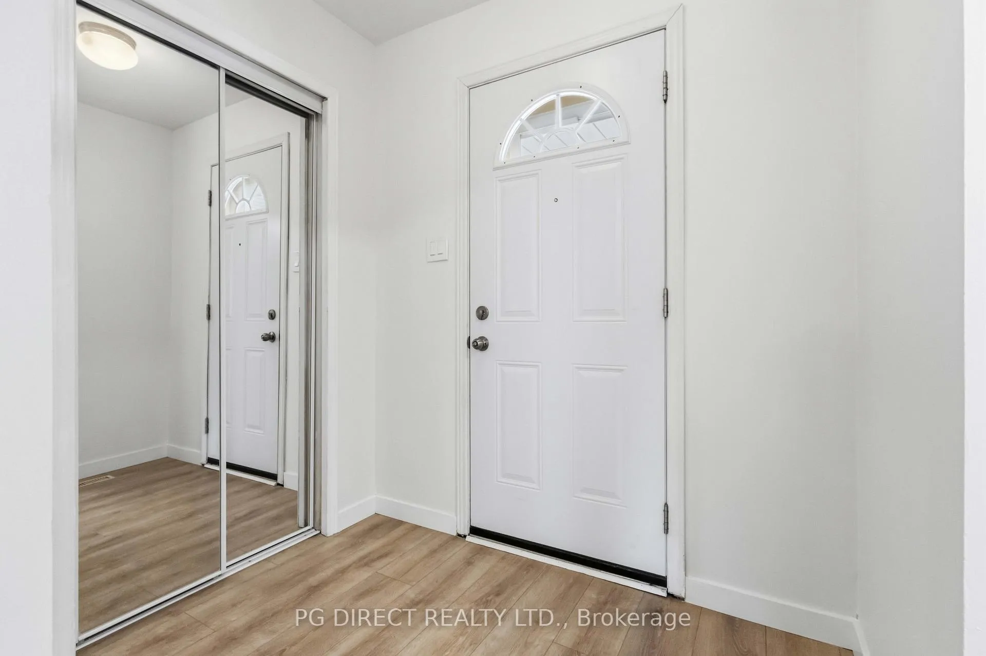 Photo 3 of Unit 51, 580 Eyer Drive, Pickering, West Shore — HOMEH