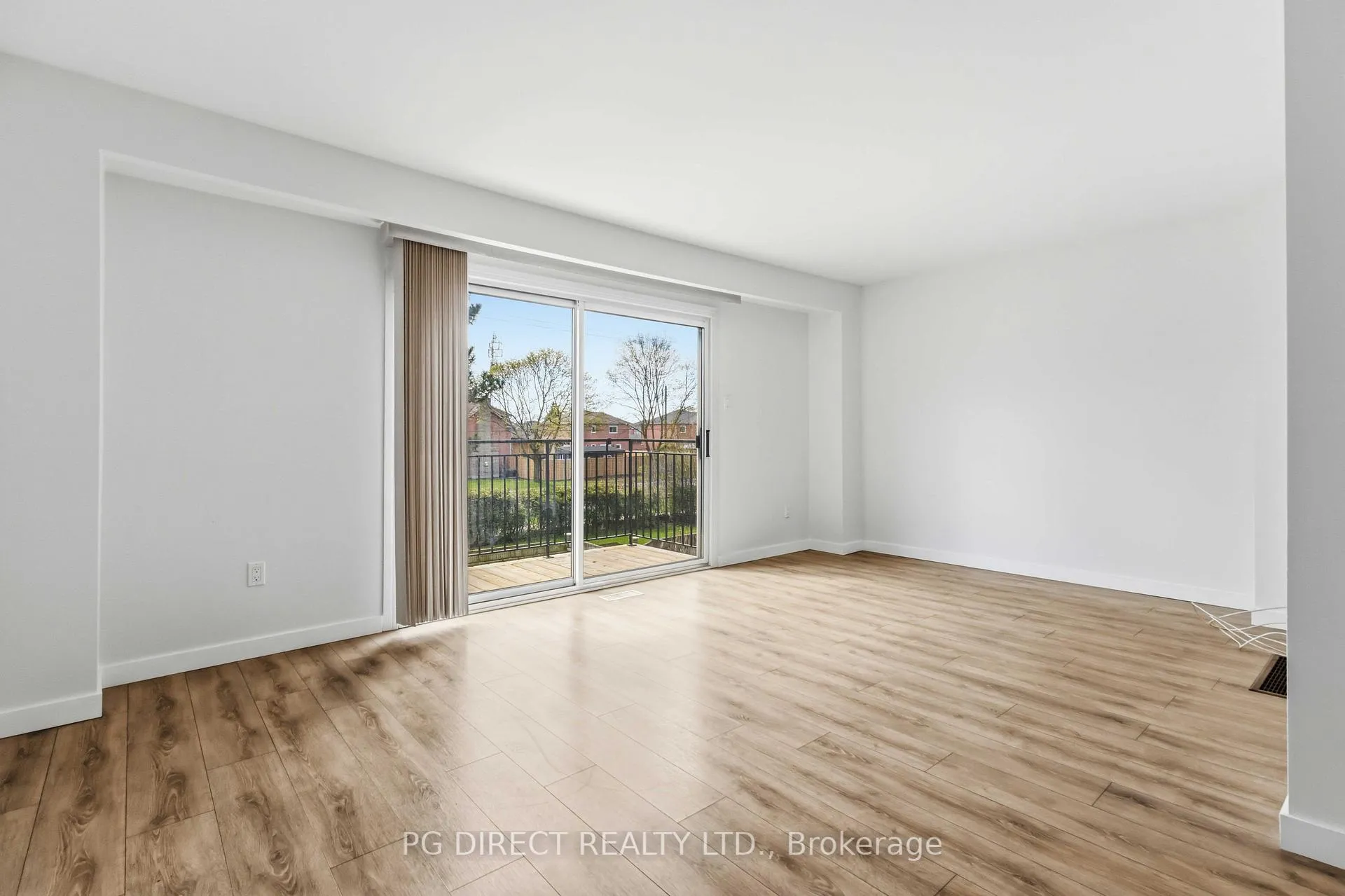 Photo 7 of Unit 51, 580 Eyer Drive, Pickering, West Shore — HOMEH