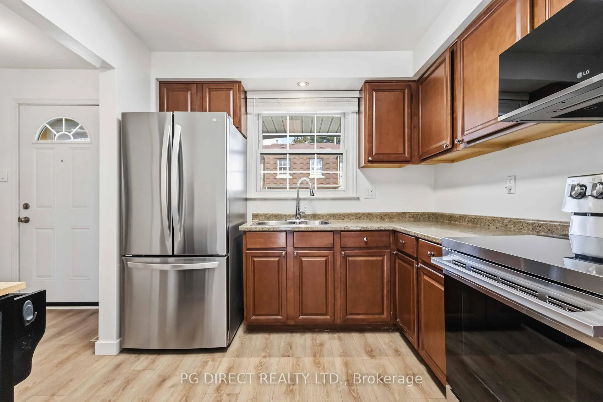 Photo 9 of Unit 51, 580 Eyer Drive, Pickering, West Shore — HOMEH