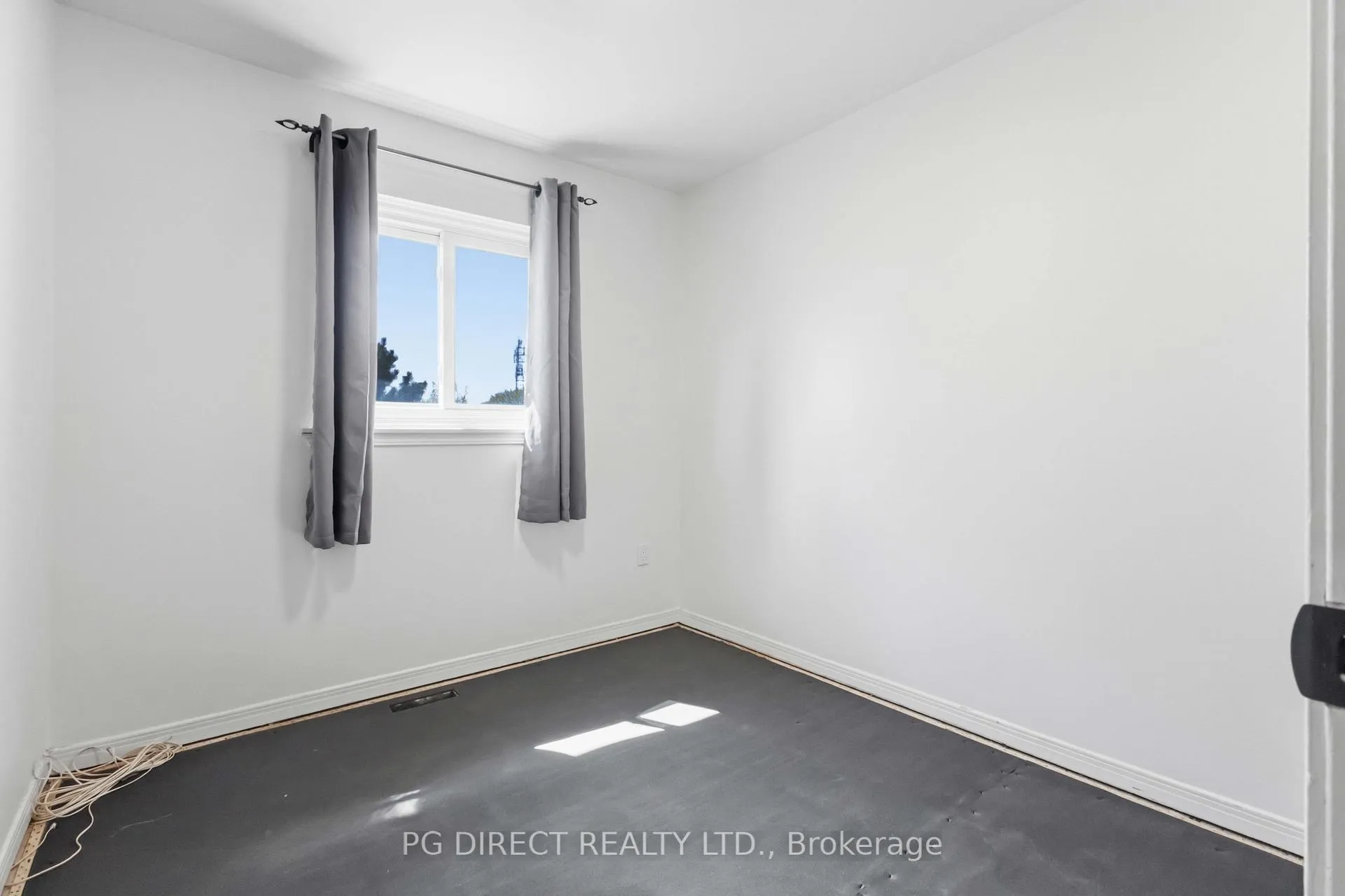Photo 11 of Unit 51, 580 Eyer Drive, Pickering, West Shore — HOMEH