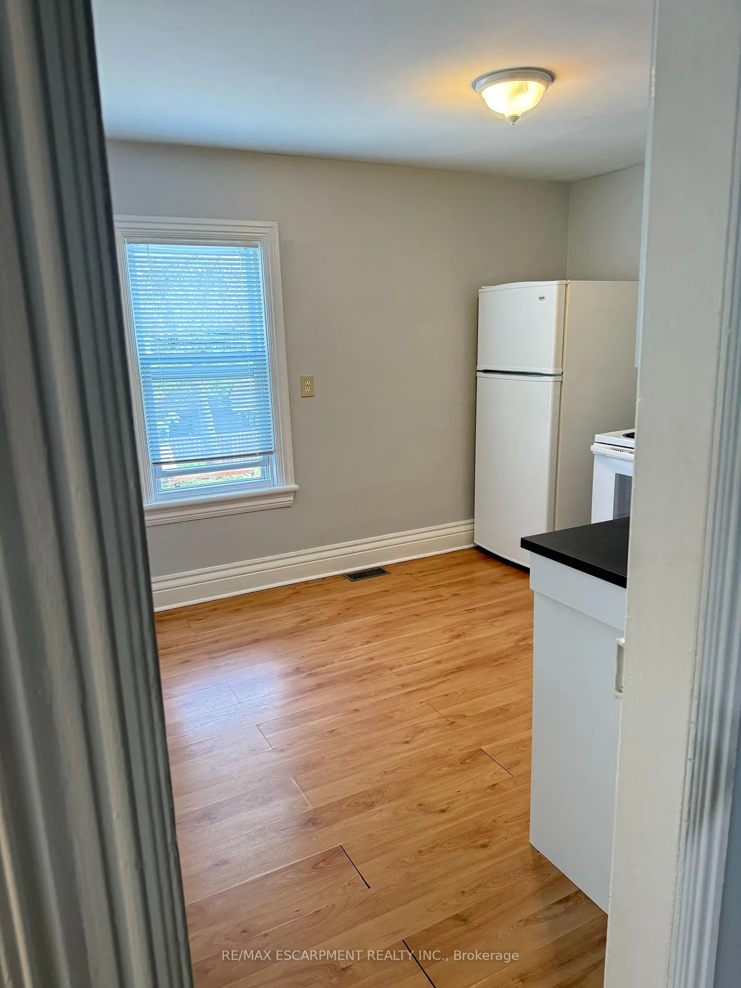 Photo 7 of Unit 2, 29 Mountain Avenue S, Hamilton, Stoney Creek — HOMEH