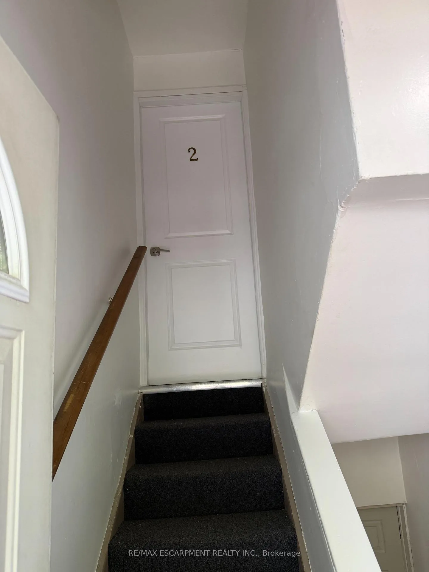 Photo 10 of Unit 2, 29 Mountain Avenue S, Hamilton, Stoney Creek — HOMEH