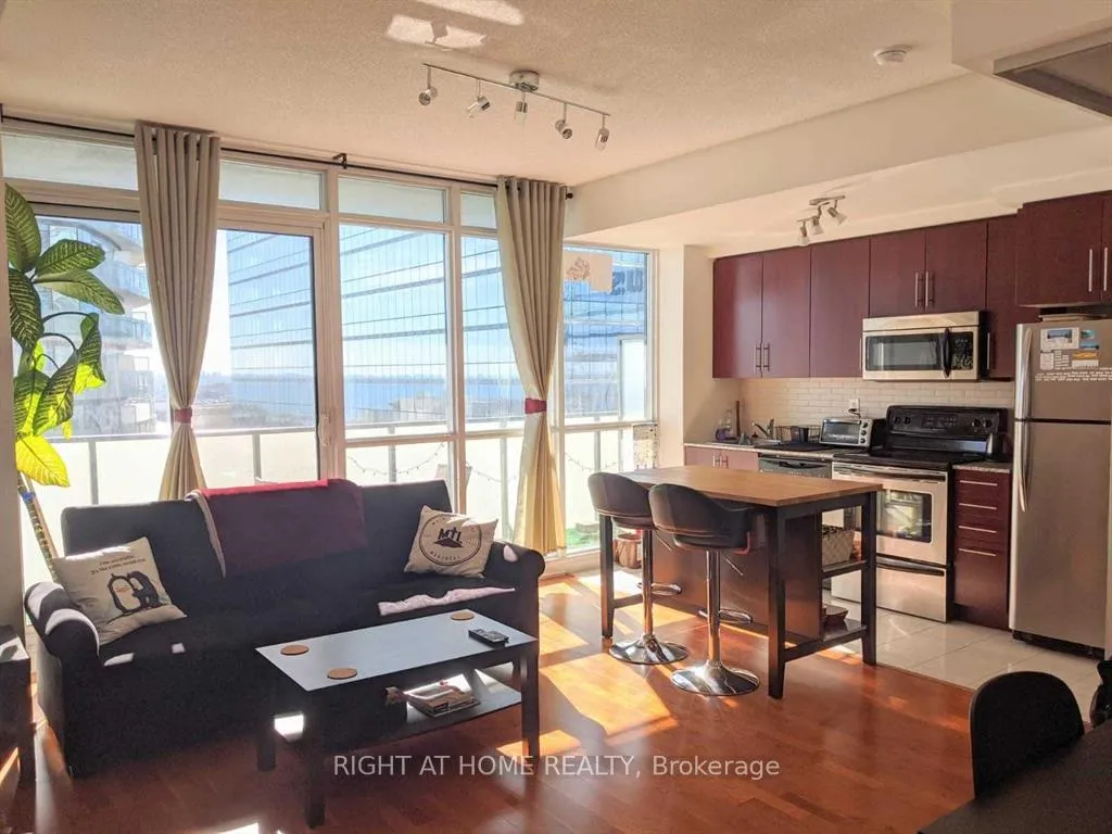 Photo of Unit 3411, 55 Bremner Boulevard