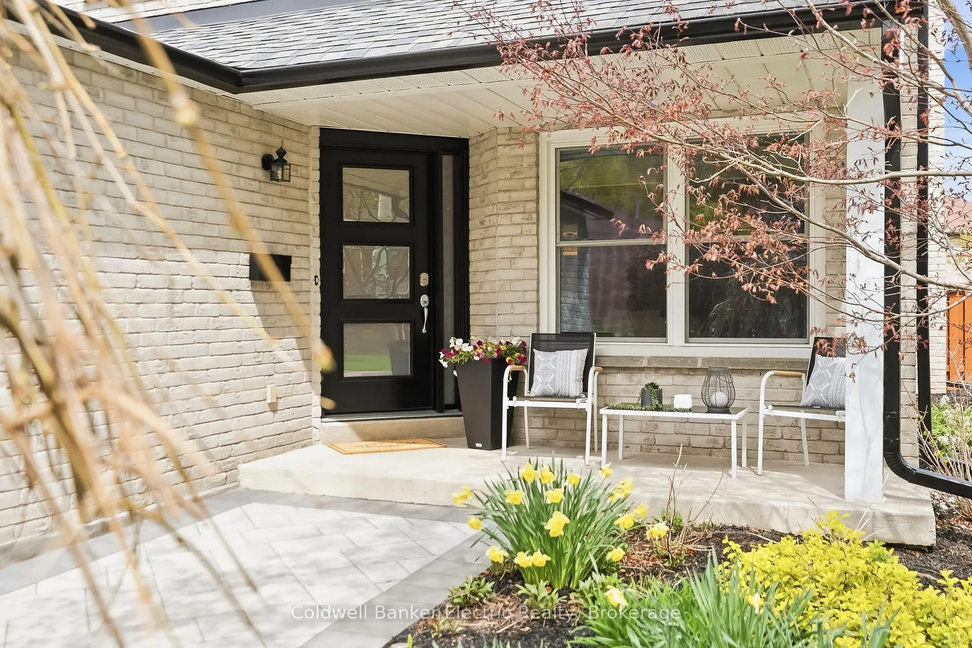 Photo 5 of 106 Greybeaver Trail, Scarborough, Rouge — HOMEH