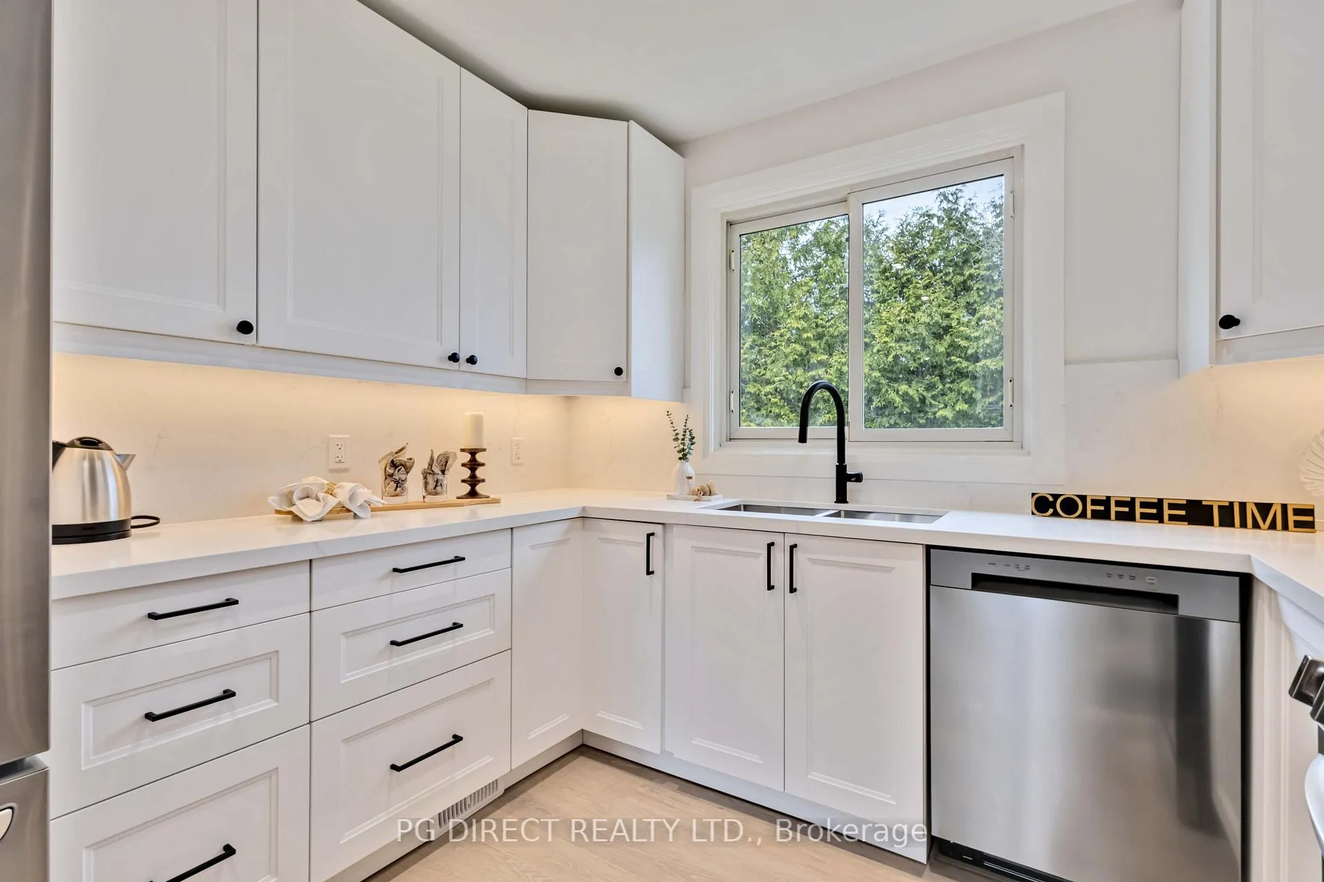 Photo 8 of 14 Heber Down Crescent, Whitby, Brooklin — HOMEH