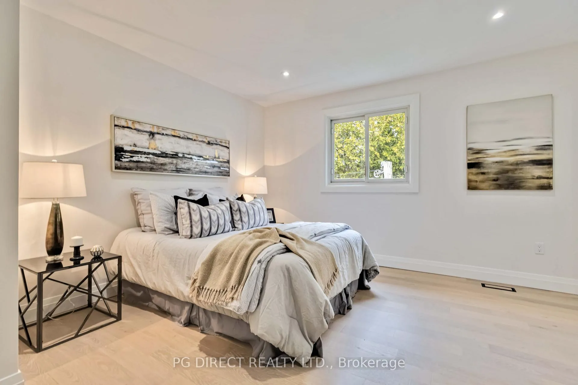 Photo 9 of 14 Heber Down Crescent, Whitby, Brooklin — HOMEH