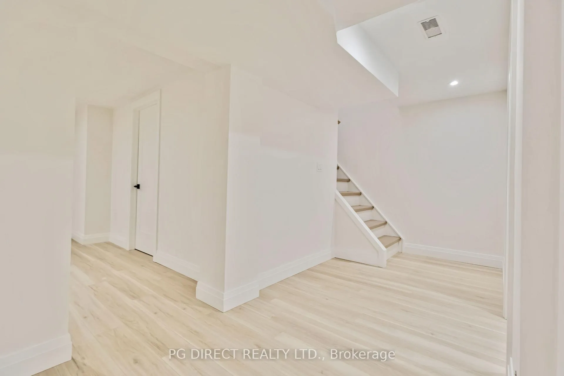 Photo 15 of 14 Heber Down Crescent, Whitby, Brooklin — HOMEH