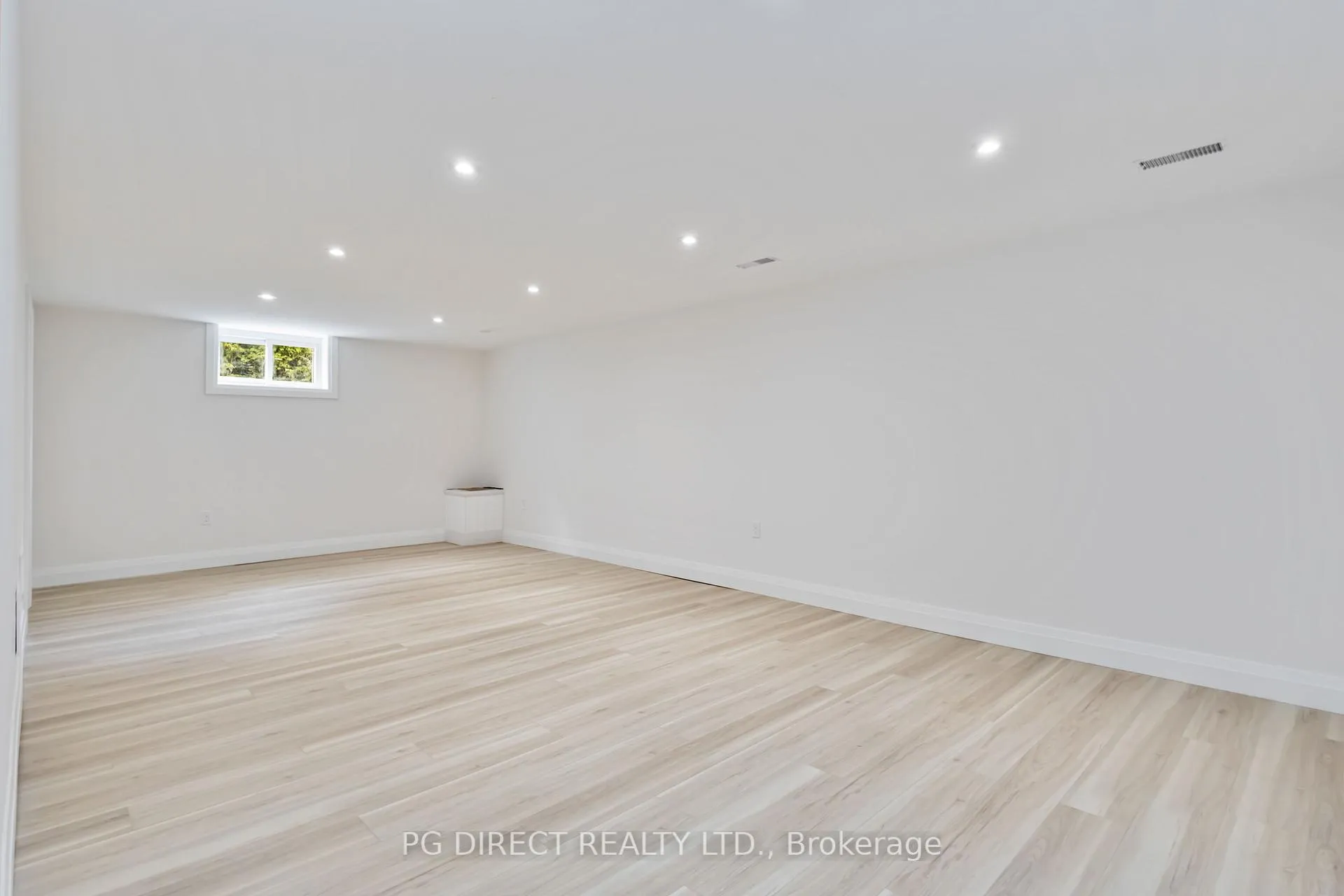 Photo 18 of 14 Heber Down Crescent, Whitby, Brooklin — HOMEH