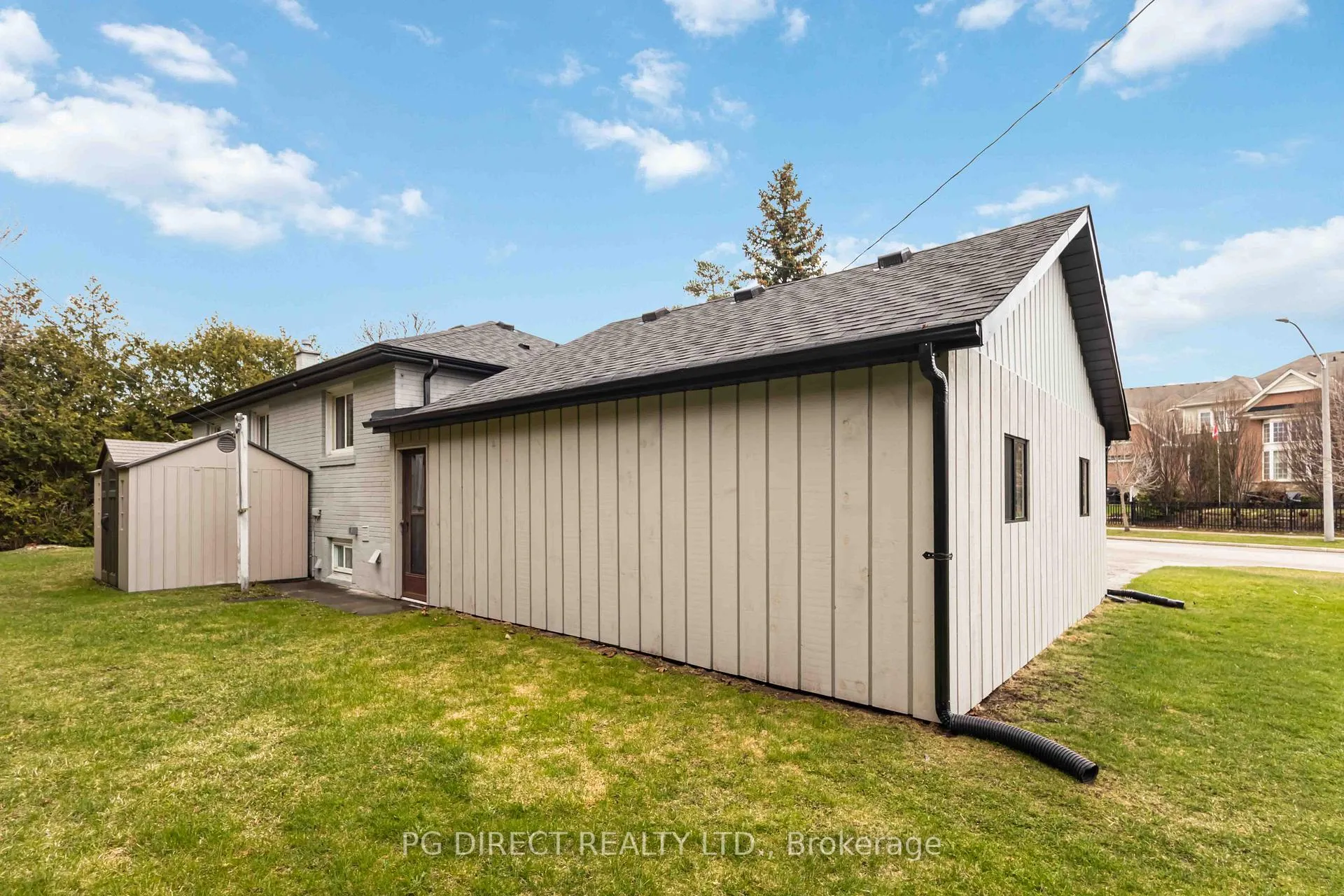 Photo 20 of 14 Heber Down Crescent, Whitby, Brooklin — HOMEH