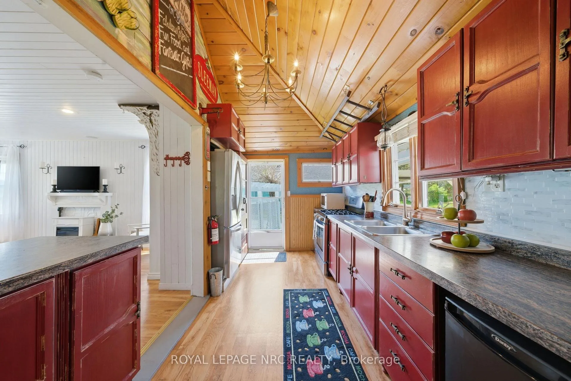 Photo 6 of 12235 Lakeshore Road, Wainfleet, Lakeshore — HOMEH