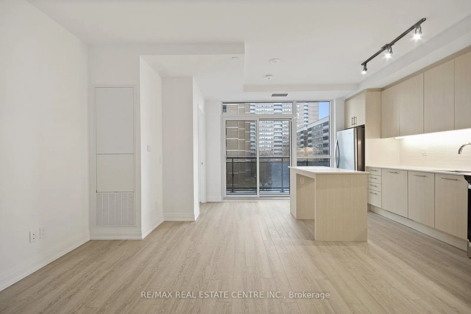 Photo 5 of Unit 409, 286 Main Street, Toronto, East End-Danforth — HOMEH