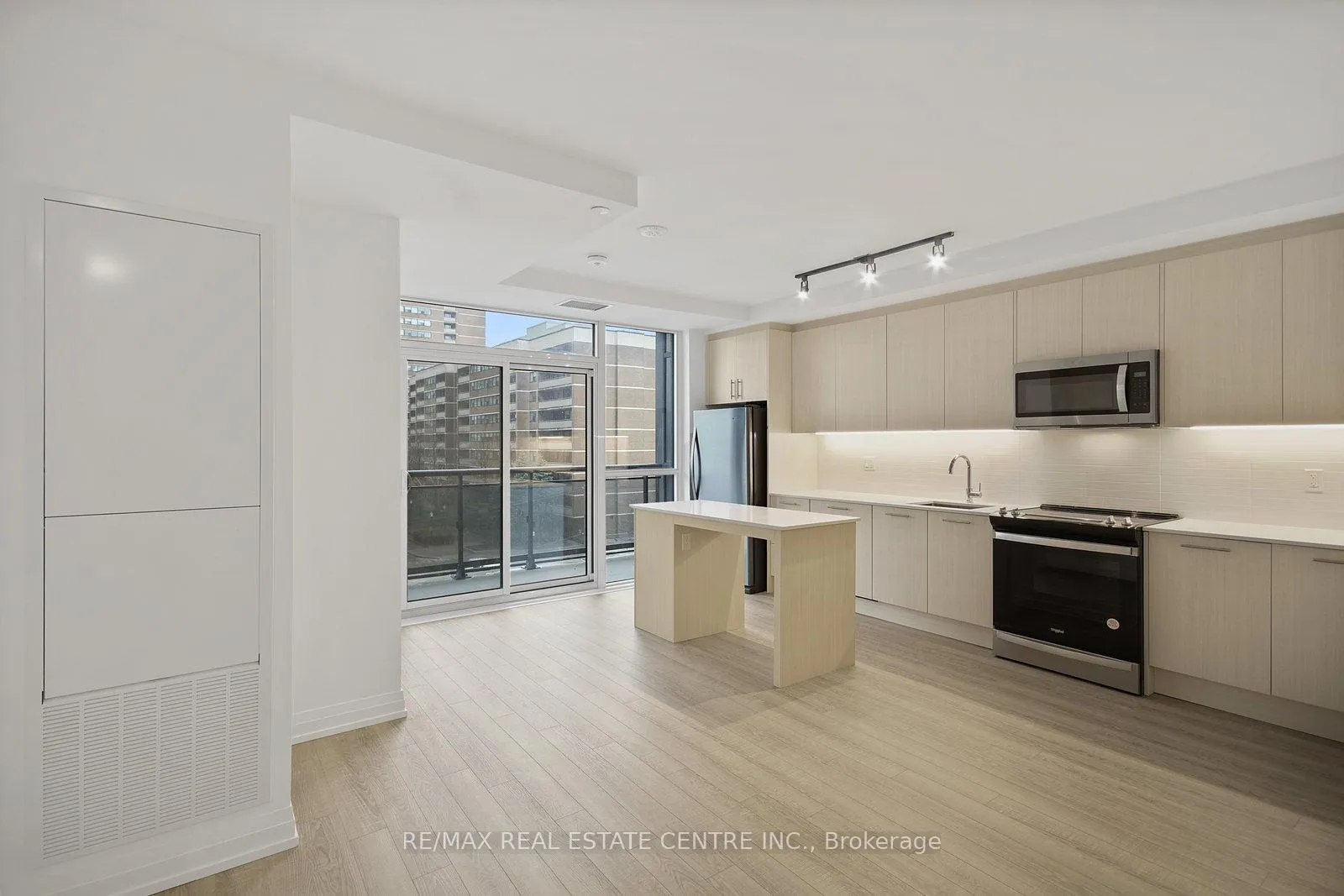 Photo 6 of Unit 409, 286 Main Street, Toronto, East End-Danforth — HOMEH