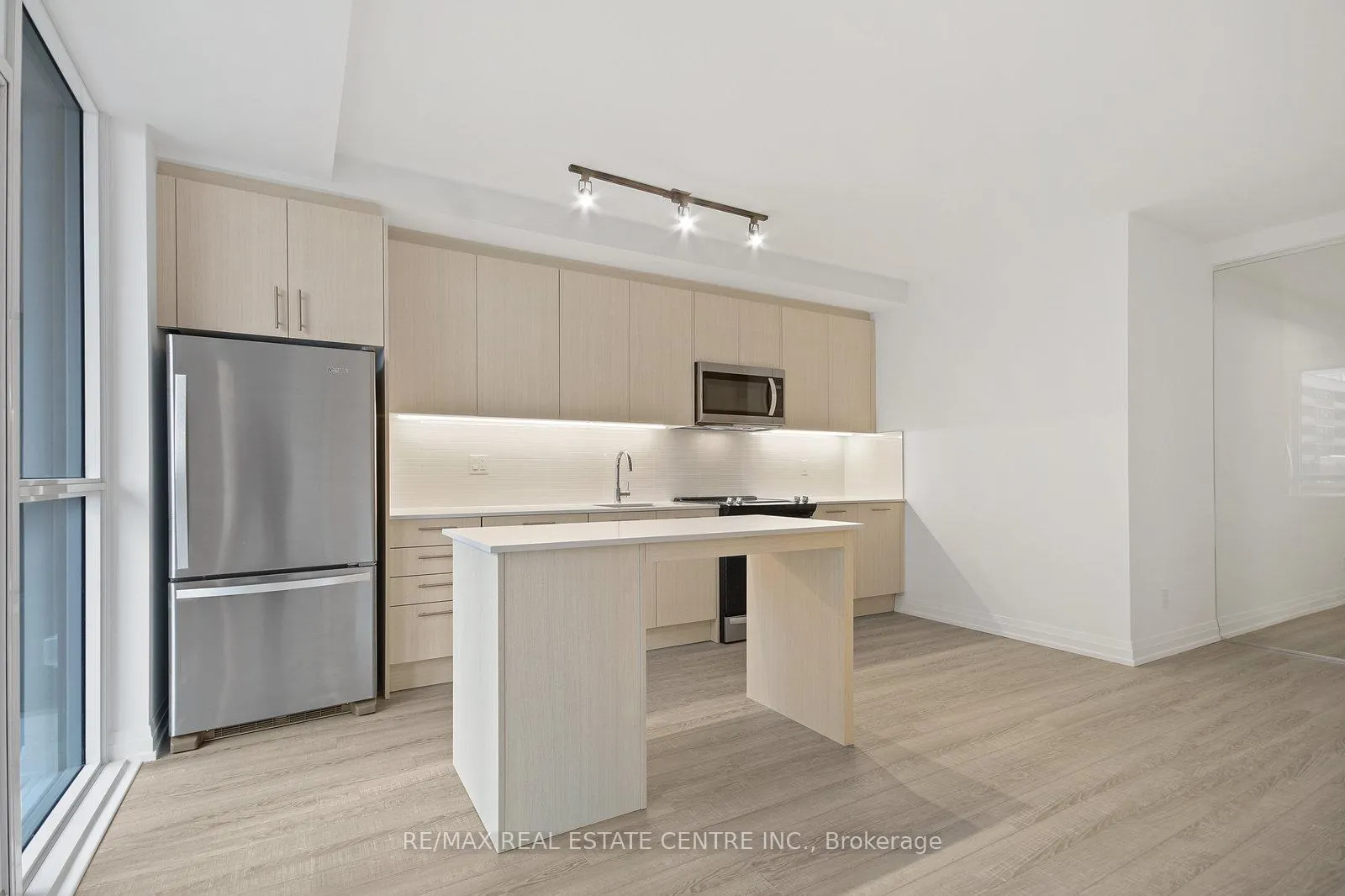 Photo 8 of Unit 409, 286 Main Street, Toronto, East End-Danforth — HOMEH