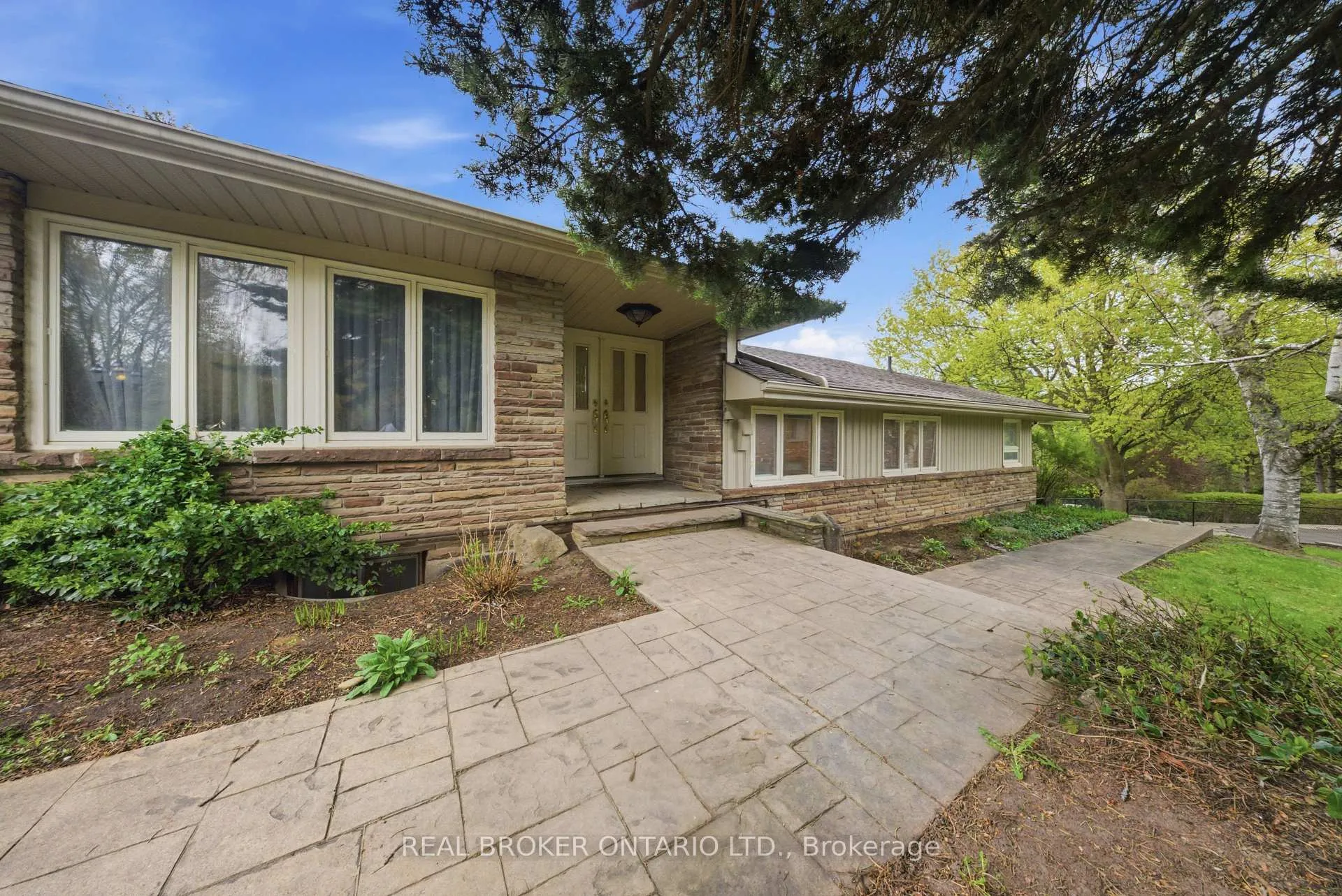 Photo 1 of 529 Conservation Drive, Brampton, Heart Lake East — HOMEH