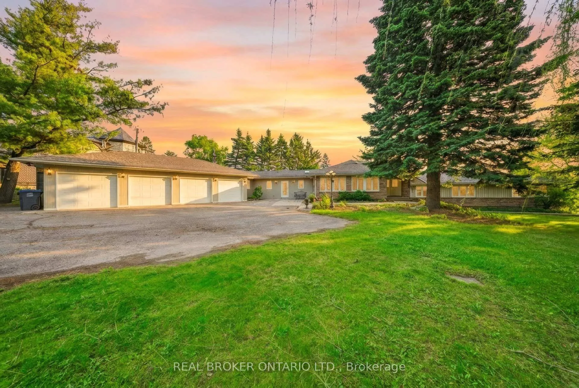 Photo 5 of 529 Conservation Drive, Brampton, Heart Lake East — HOMEH