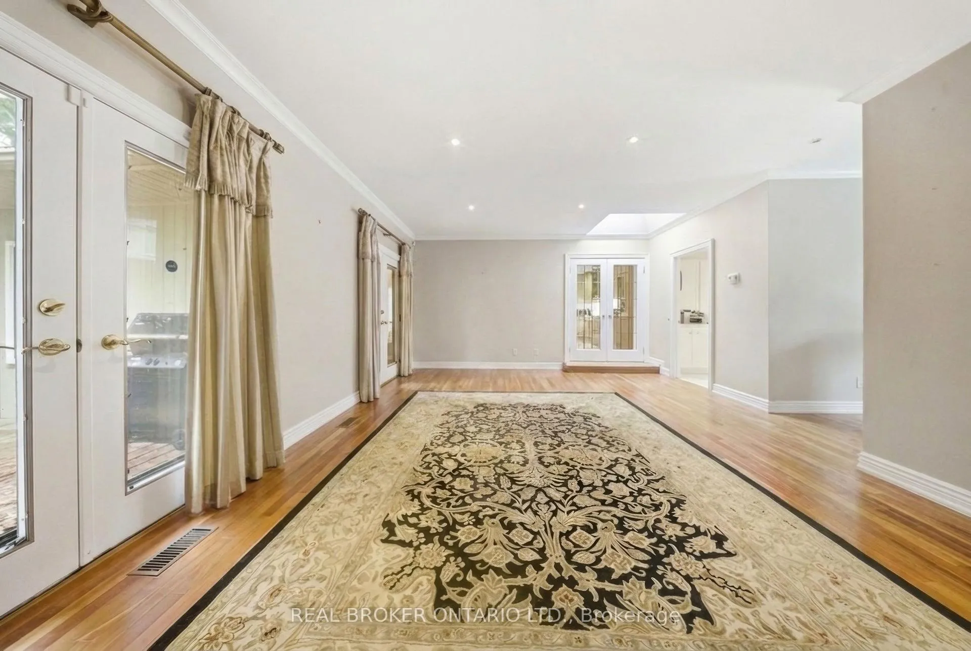 Photo 14 of 529 Conservation Drive, Brampton, Heart Lake East — HOMEH