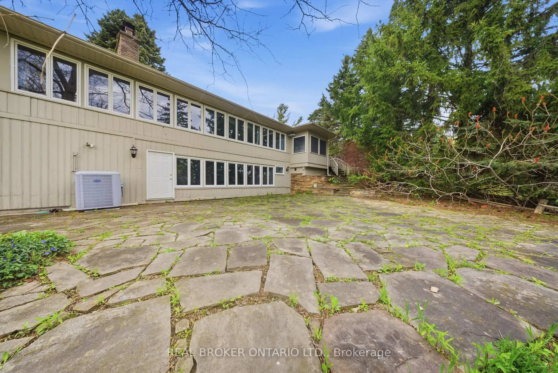 Photo 33 of 529 Conservation Drive, Brampton, Heart Lake East — HOMEH