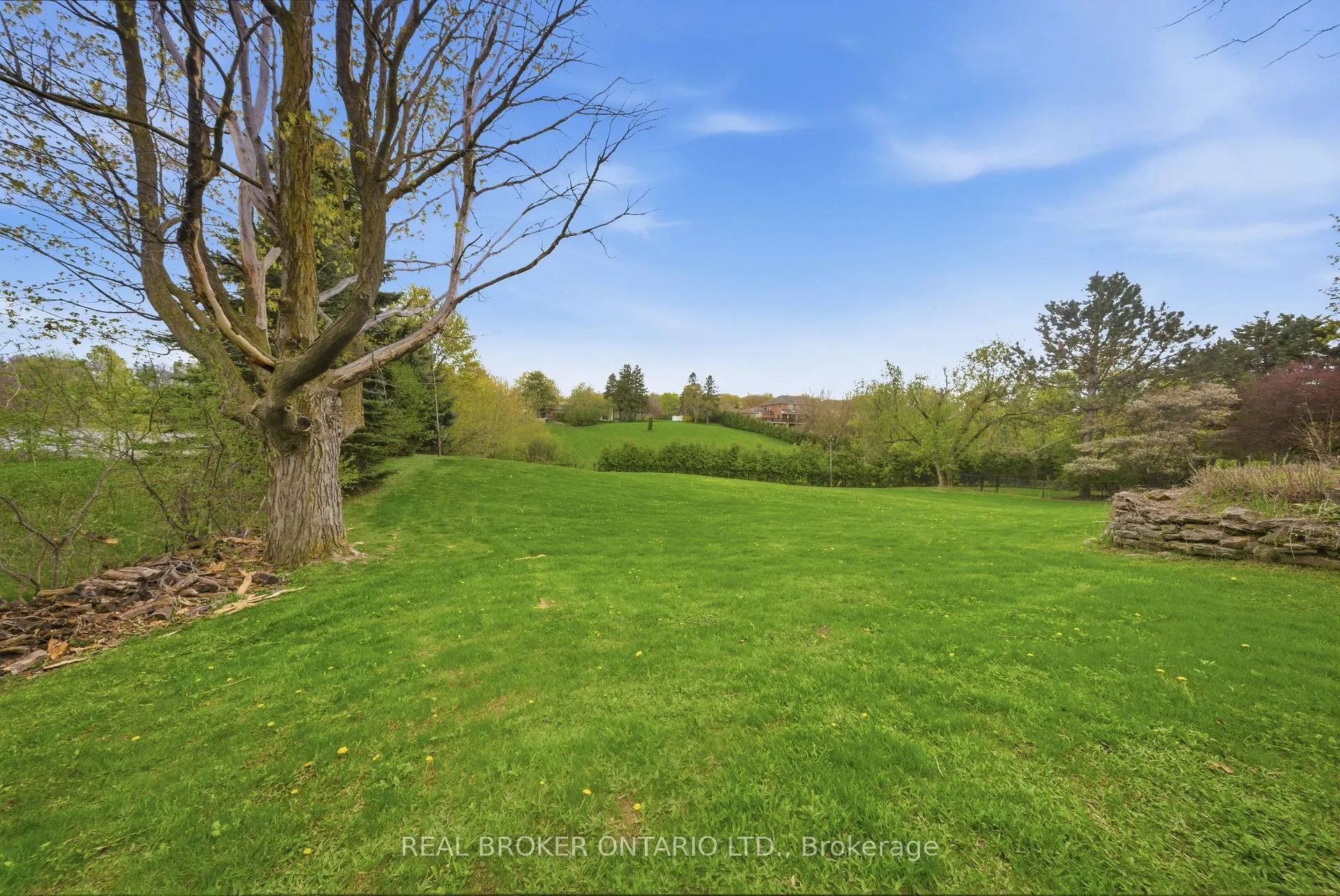 Photo 34 of 529 Conservation Drive, Brampton, Heart Lake East — HOMEH