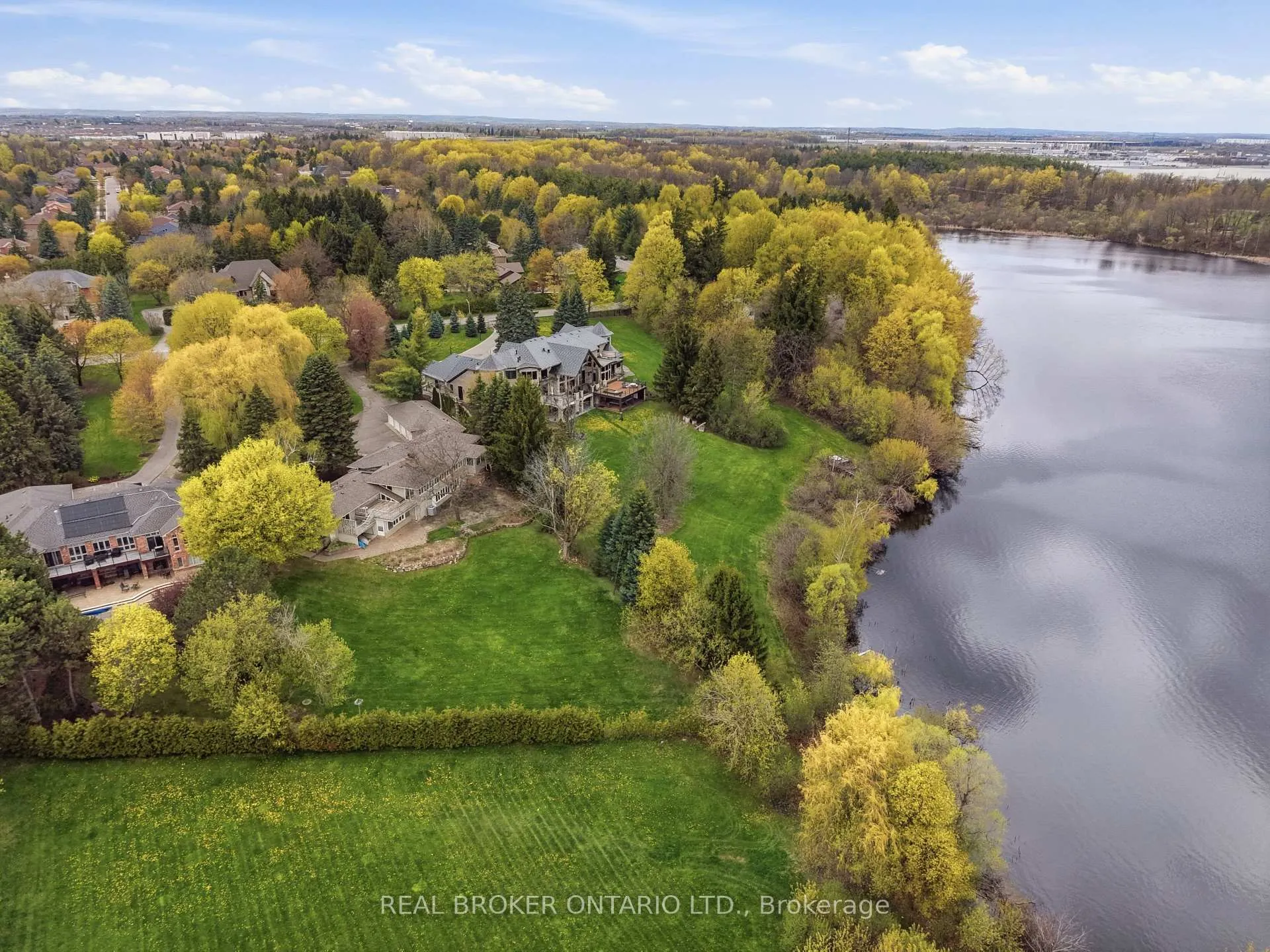 Photo 40 of 529 Conservation Drive, Brampton, Heart Lake East — HOMEH