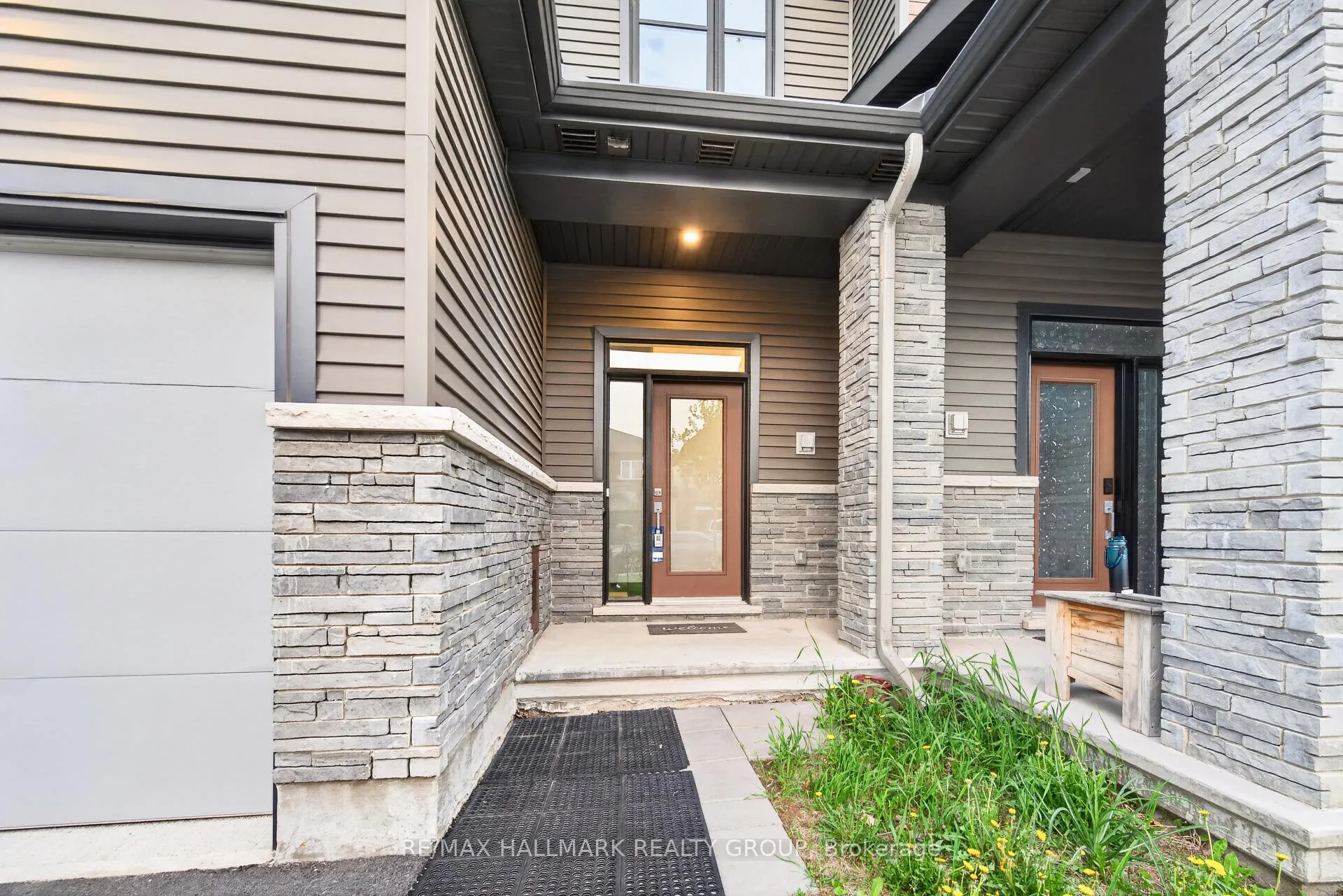 Photo 3 of 116 Maynooth Court, Ottawa, Barrhaven - Half Moon Bay — HOMEH