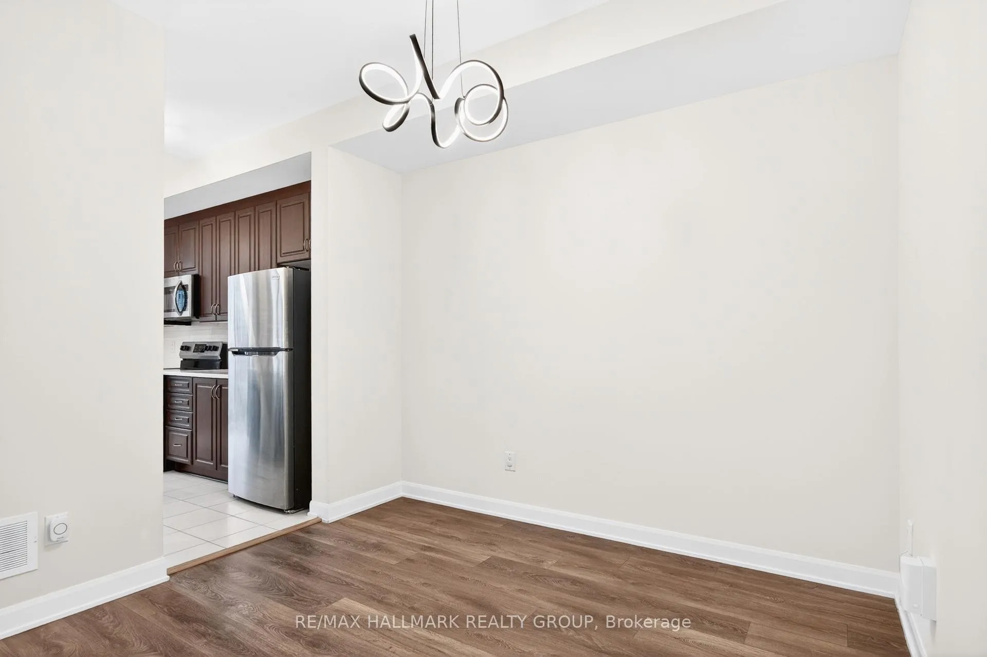Photo 6 of 116 Maynooth Court, Ottawa, Barrhaven - Half Moon Bay — HOMEH
