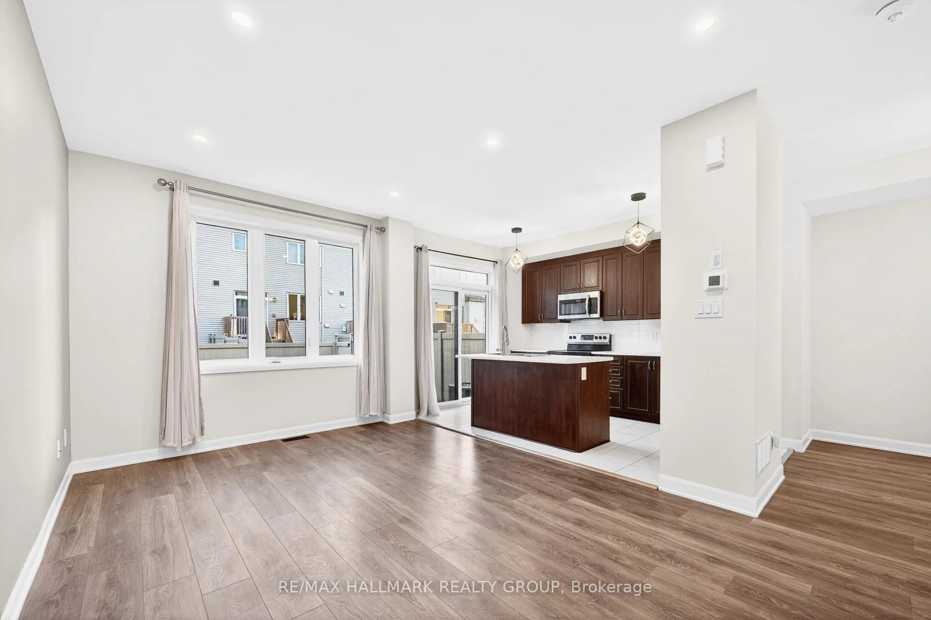 Photo 10 of 116 Maynooth Court, Ottawa, Barrhaven - Half Moon Bay — HOMEH