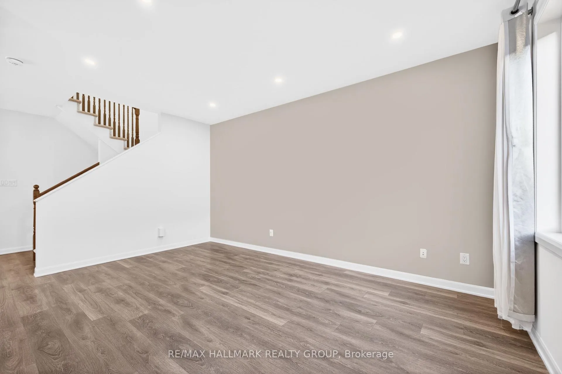 Photo 13 of 116 Maynooth Court, Ottawa, Barrhaven - Half Moon Bay — HOMEH