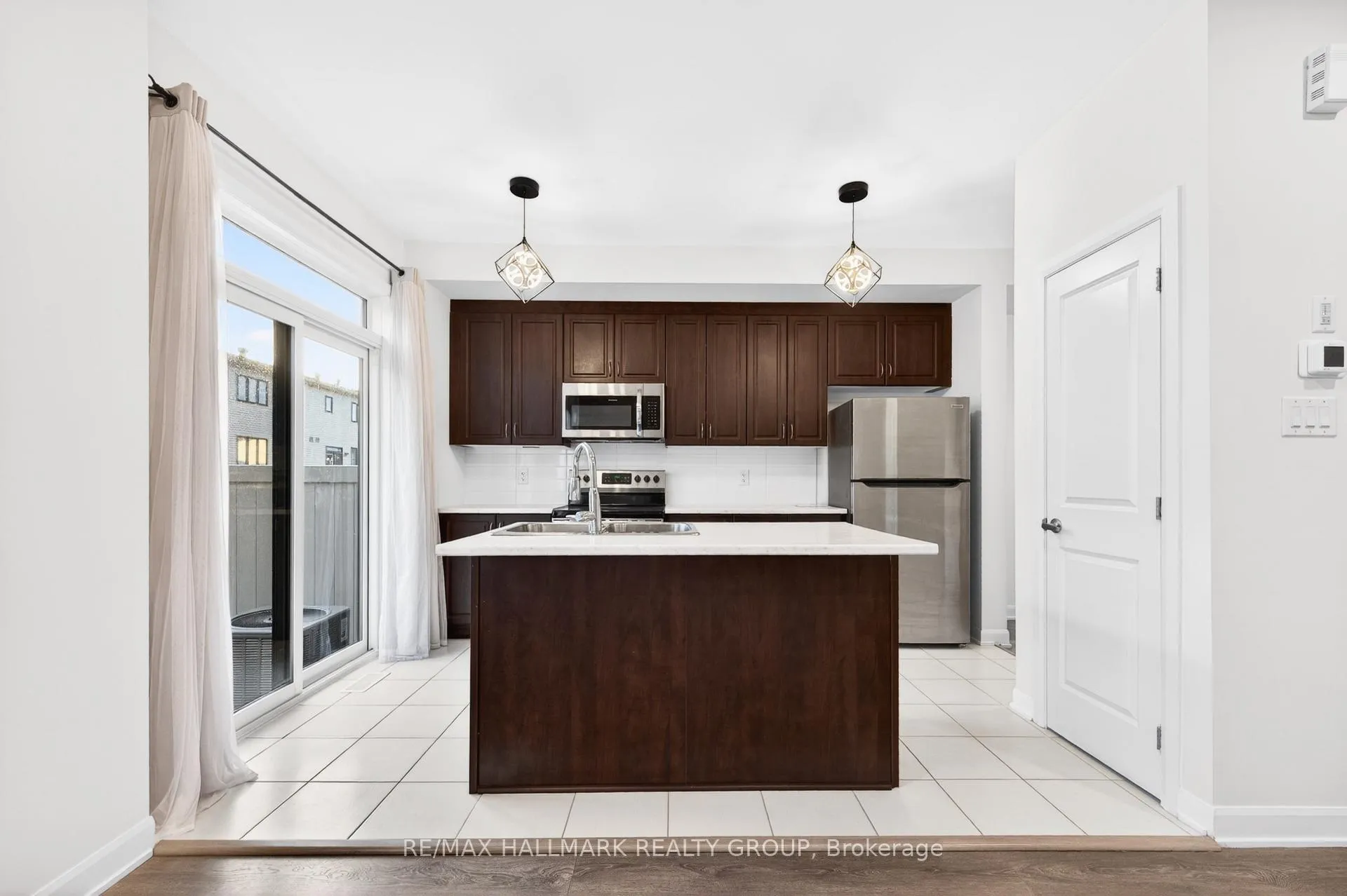 Photo 14 of 116 Maynooth Court, Ottawa, Barrhaven - Half Moon Bay — HOMEH