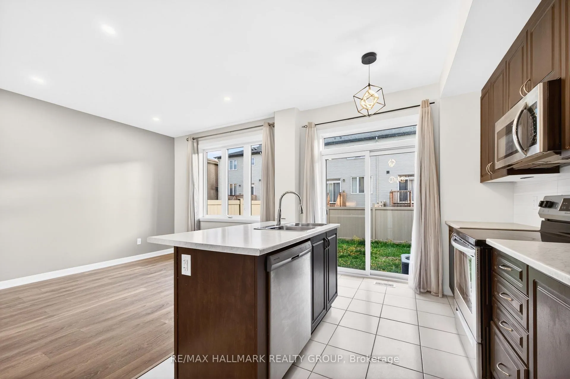 Photo 17 of 116 Maynooth Court, Ottawa, Barrhaven - Half Moon Bay — HOMEH