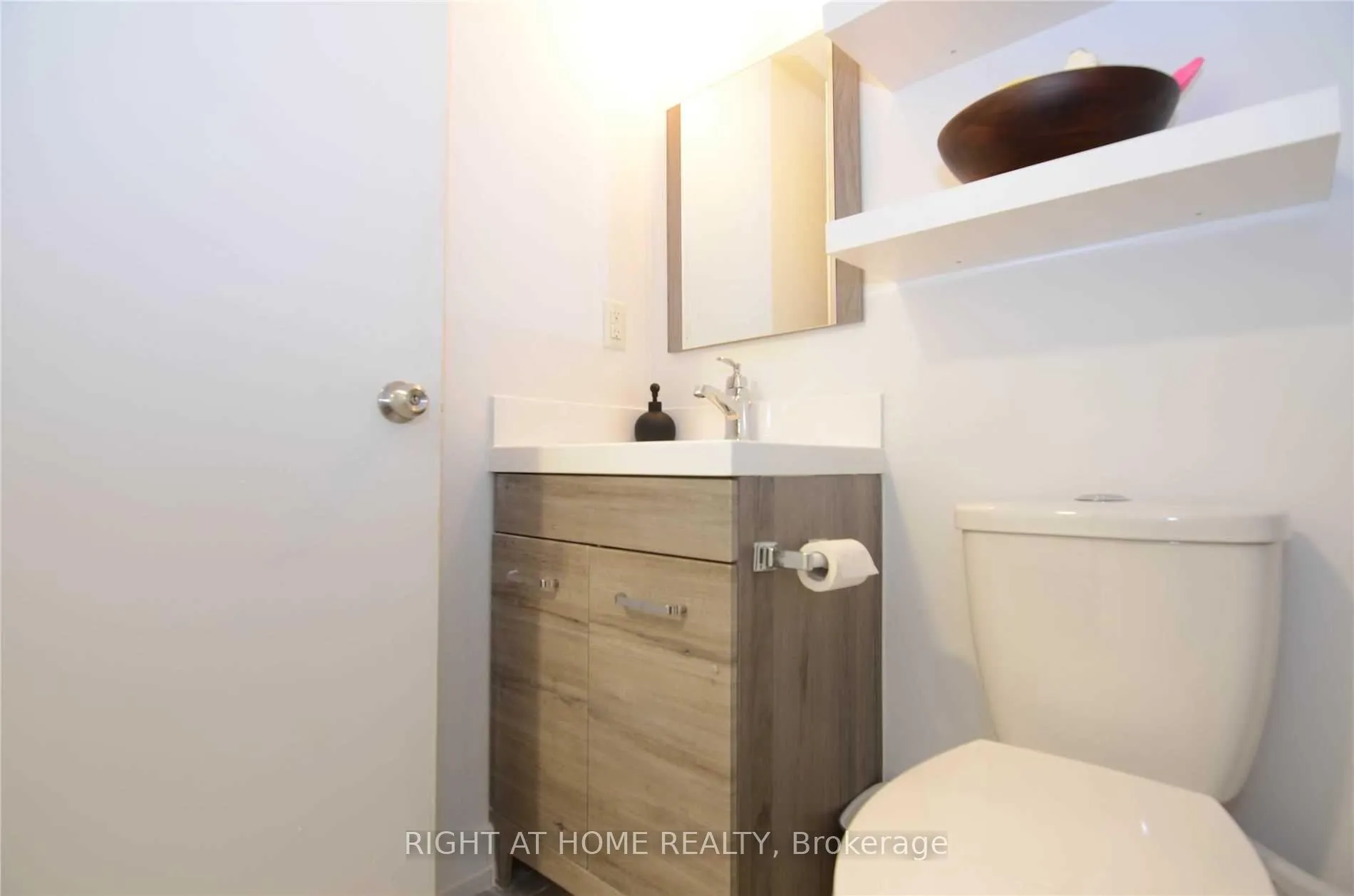 Photo 7 of Unit 1016, 812 Lansdowne Avenue, Toronto, Dovercourt-Wallace Emerson-Junction — HOMEH