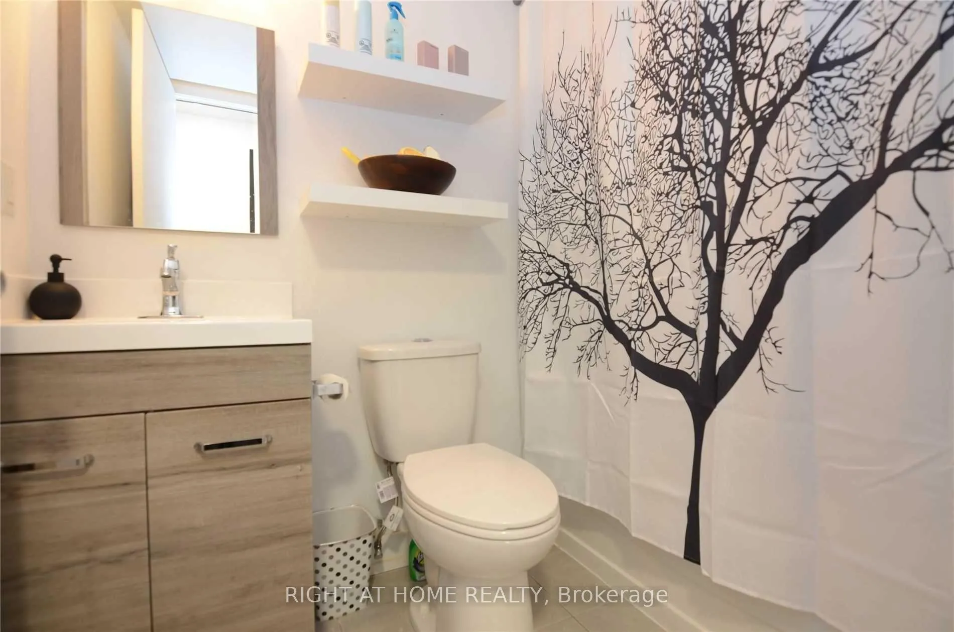 Photo 8 of Unit 1016, 812 Lansdowne Avenue, Toronto, Dovercourt-Wallace Emerson-Junction — HOMEH