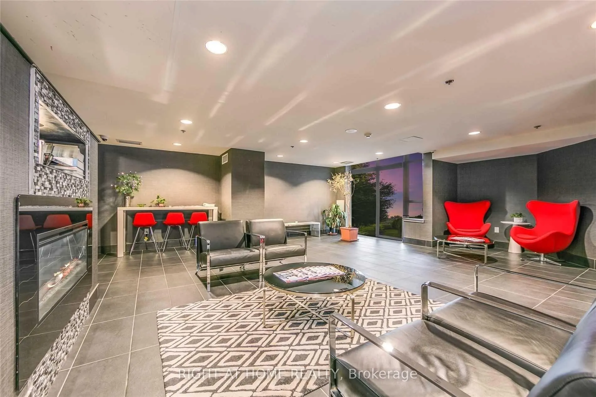Photo 14 of Unit 1016, 812 Lansdowne Avenue, Toronto, Dovercourt-Wallace Emerson-Junction — HOMEH