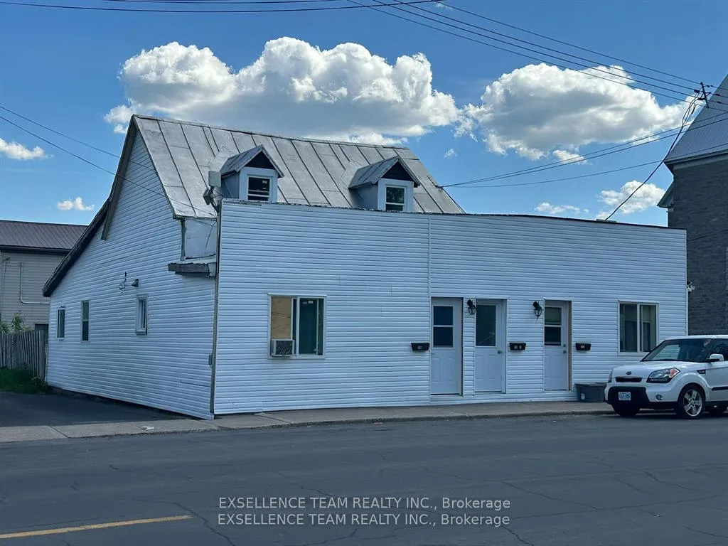Photo 1 of 28 Lochiel Road, North Glengarry, Alexandria — HOMEH