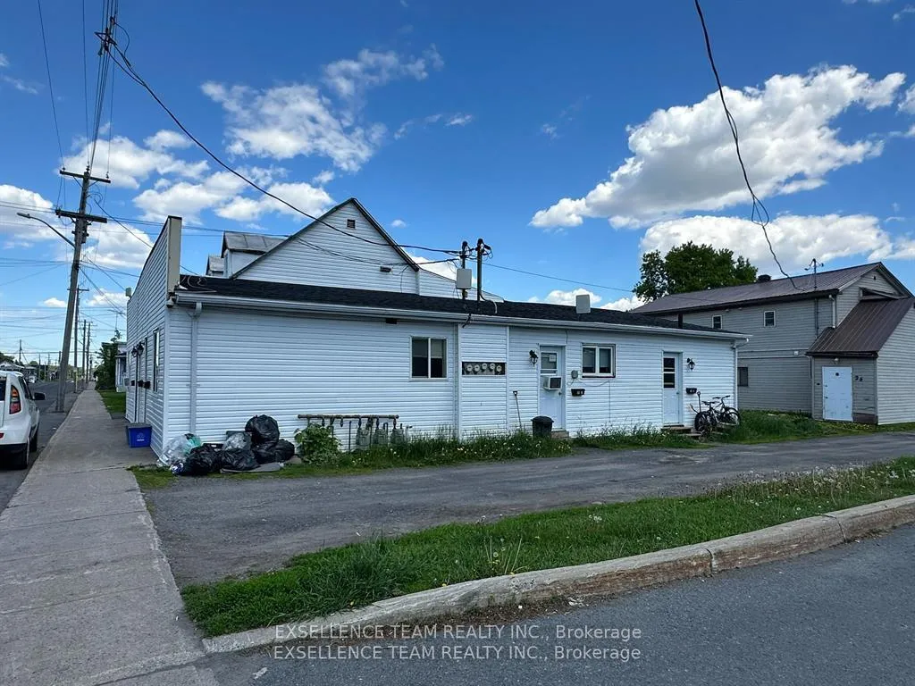 Photo 3 of 28 Lochiel Road, North Glengarry, Alexandria — HOMEH