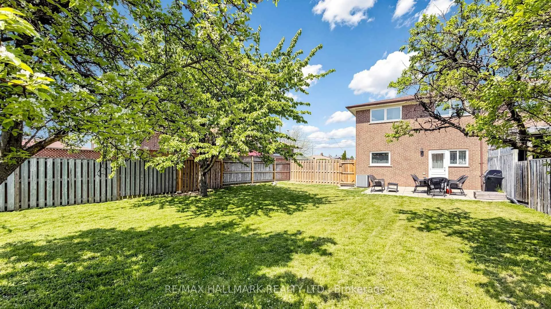 Photo 22 of 9 Rubydale Gardens, North York, Humber Summit — HOMEH