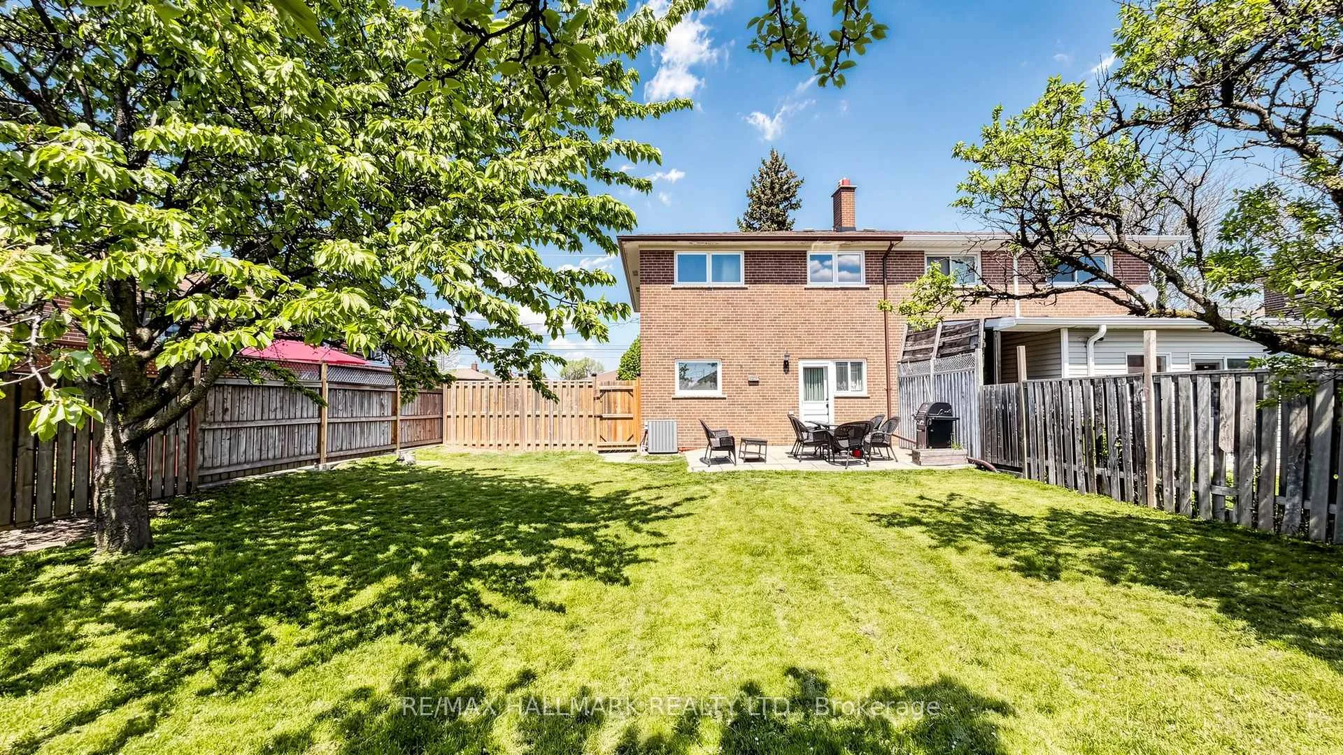 Photo 23 of 9 Rubydale Gardens, North York, Humber Summit — HOMEH