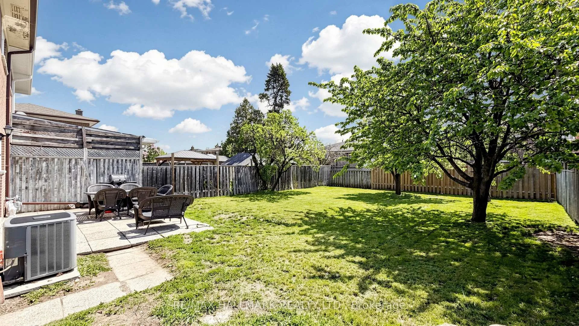 Photo 24 of 9 Rubydale Gardens, North York, Humber Summit — HOMEH
