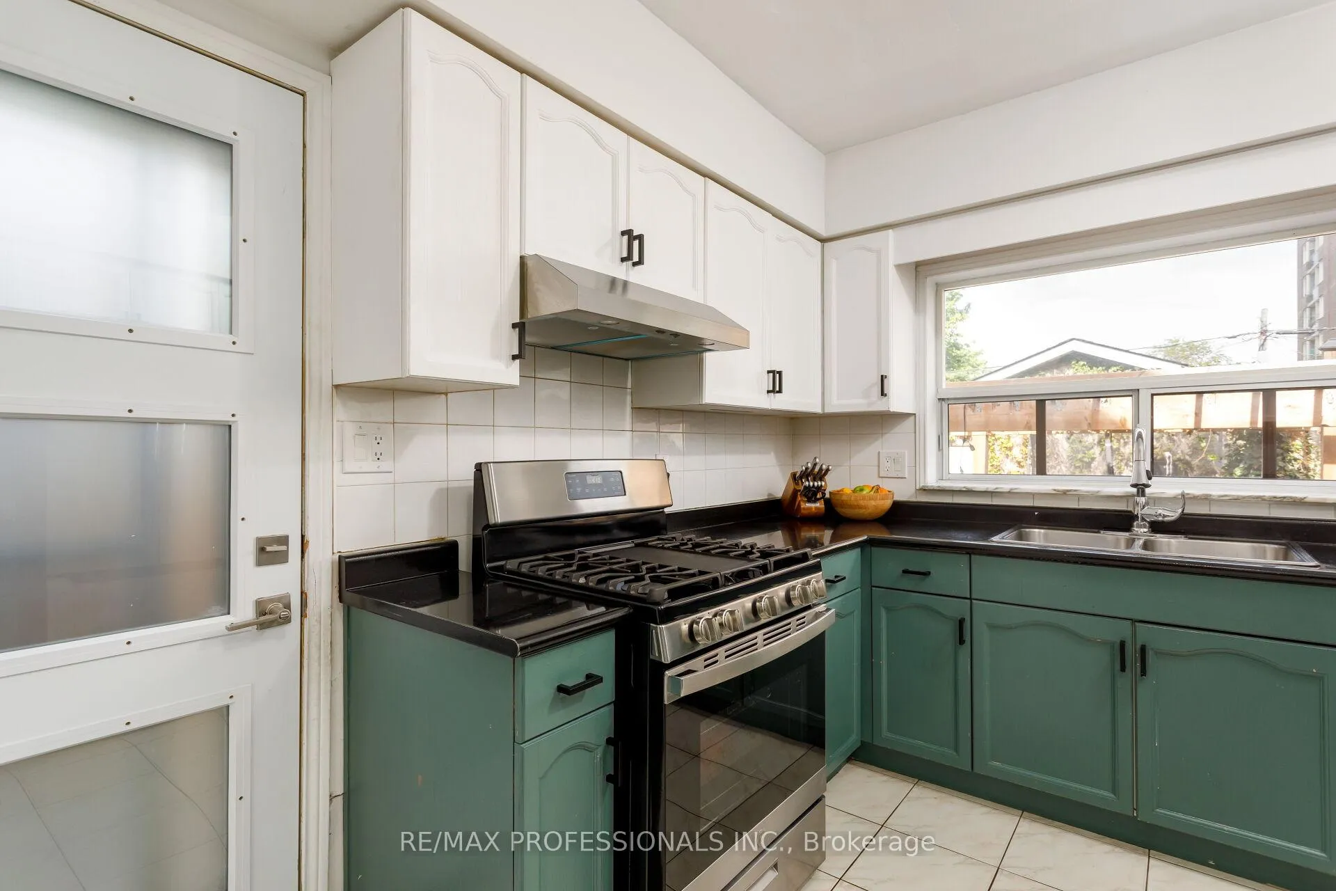 Photo 10 of 199 Osler Street, Toronto, Weston-Pellam Park — HOMEH