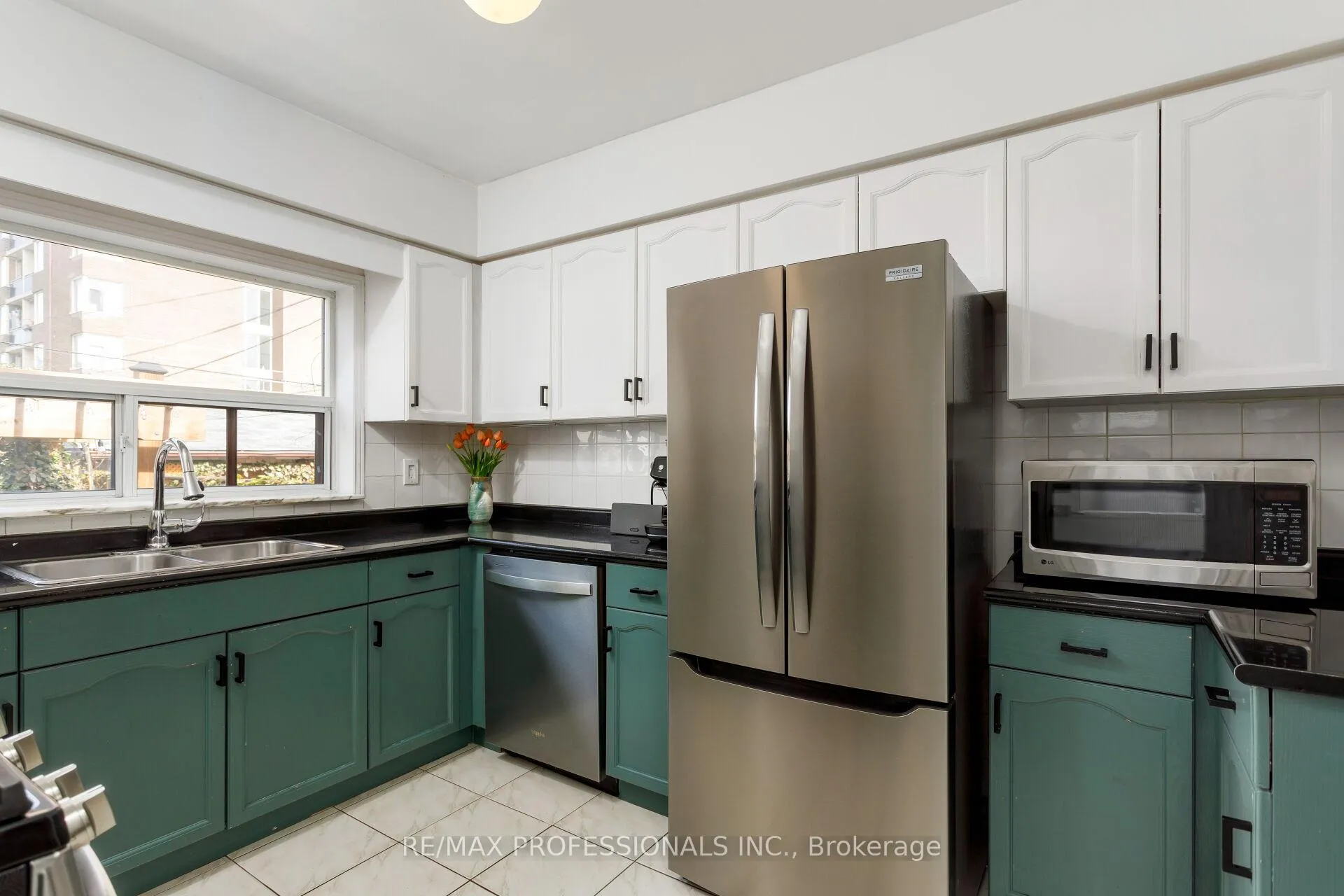 Photo 11 of 199 Osler Street, Toronto, Weston-Pellam Park — HOMEH