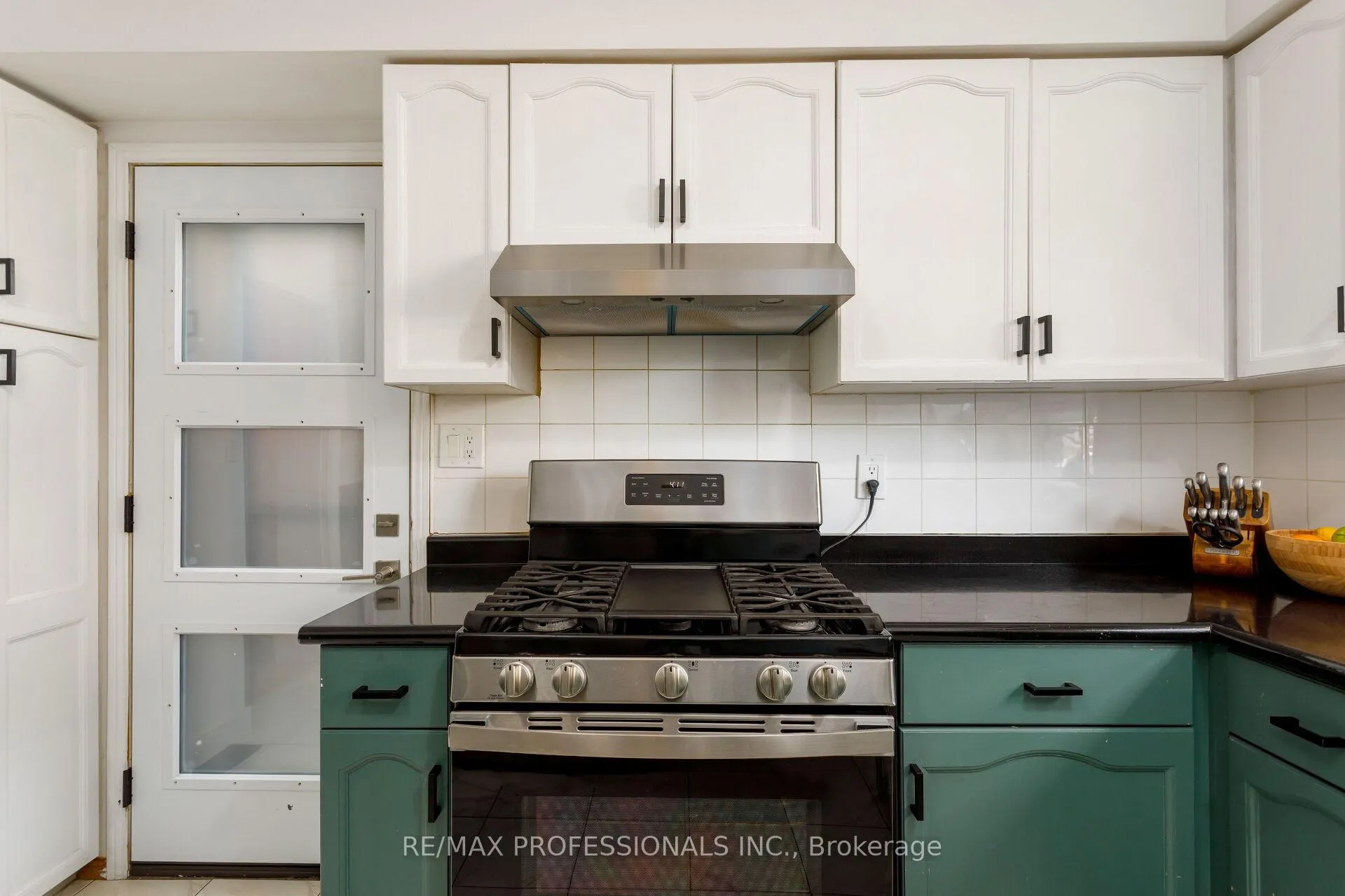 Photo 12 of 199 Osler Street, Toronto, Weston-Pellam Park — HOMEH