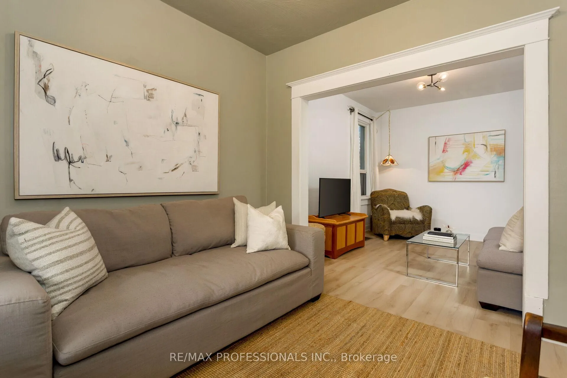 Photo 16 of 199 Osler Street, Toronto, Weston-Pellam Park — HOMEH