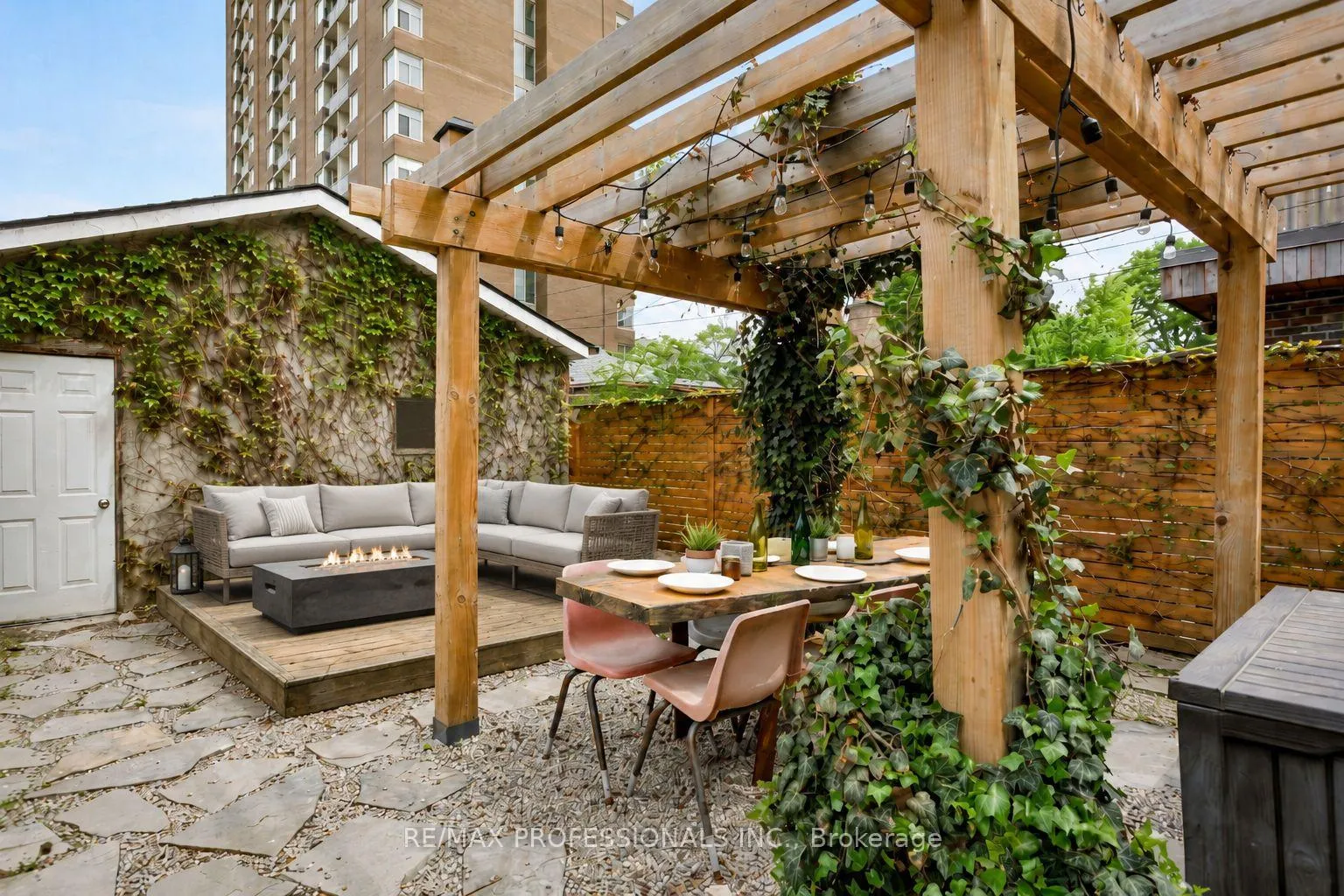 Photo 23 of 199 Osler Street, Toronto, Weston-Pellam Park — HOMEH